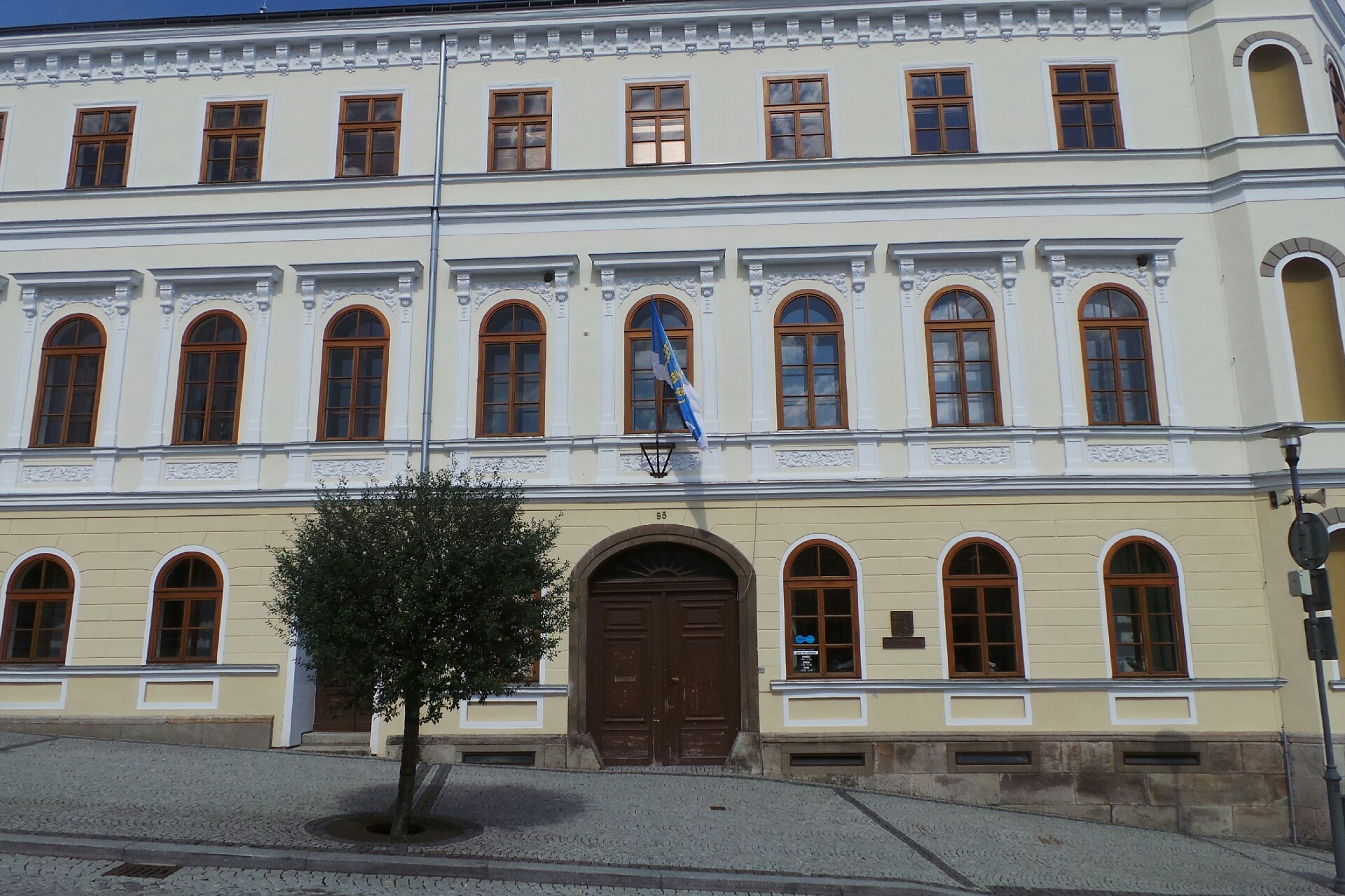 Klášterec nad Ohří - městský úřad foto 1