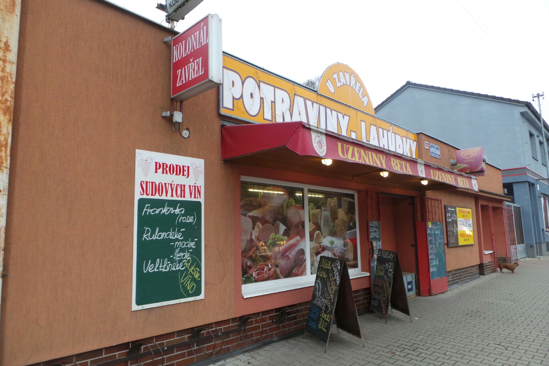 Potraviny - lahůdky U Zavřela