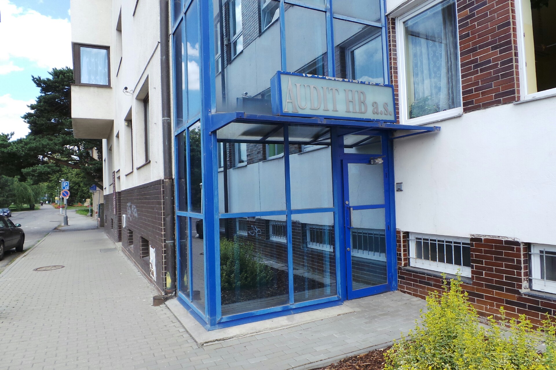 EZOP HB, spol. s r.o.