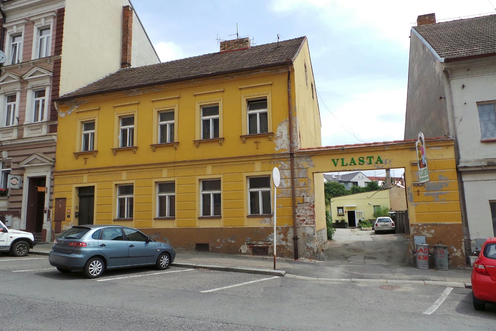 Obchod VLASTA ve dvoře