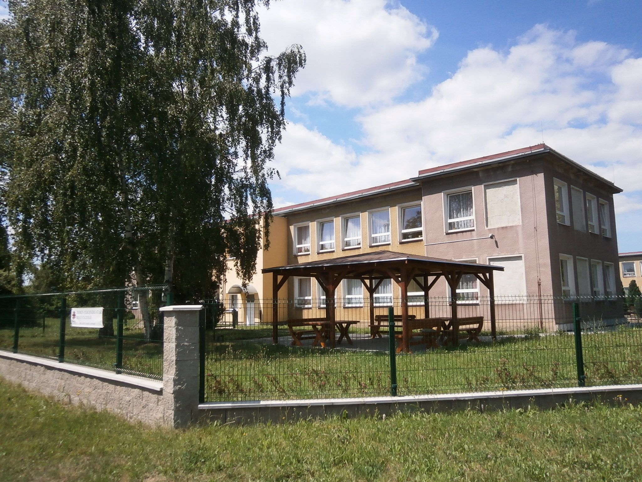 Domov pokojného stáří a denní stacionář - Oblastní Charita Ostrov