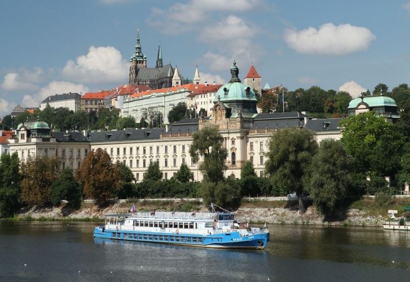 Firemní parník EURÓPÉ R.P. foto 2