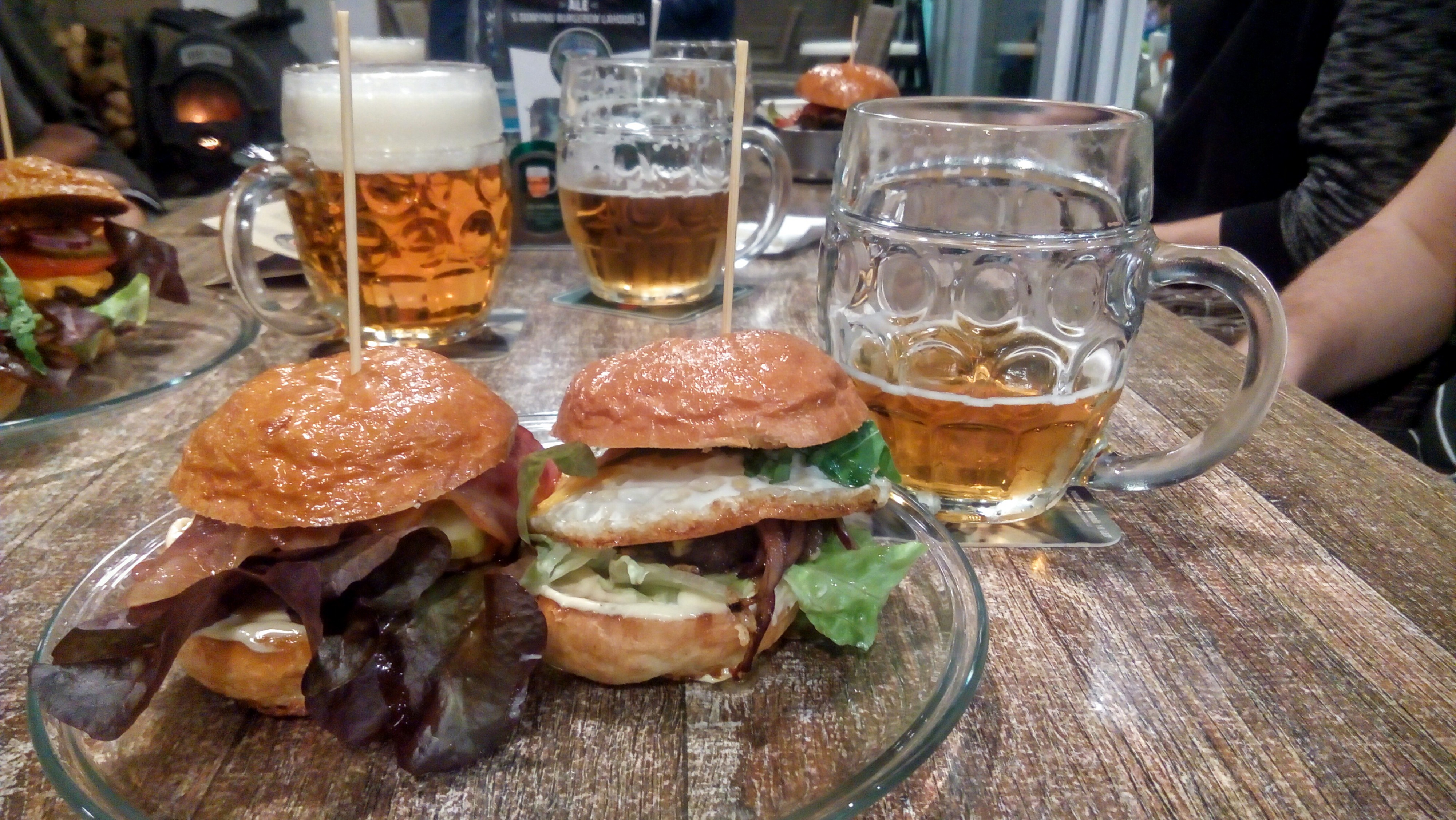 Domyno Burger Bar foto 2