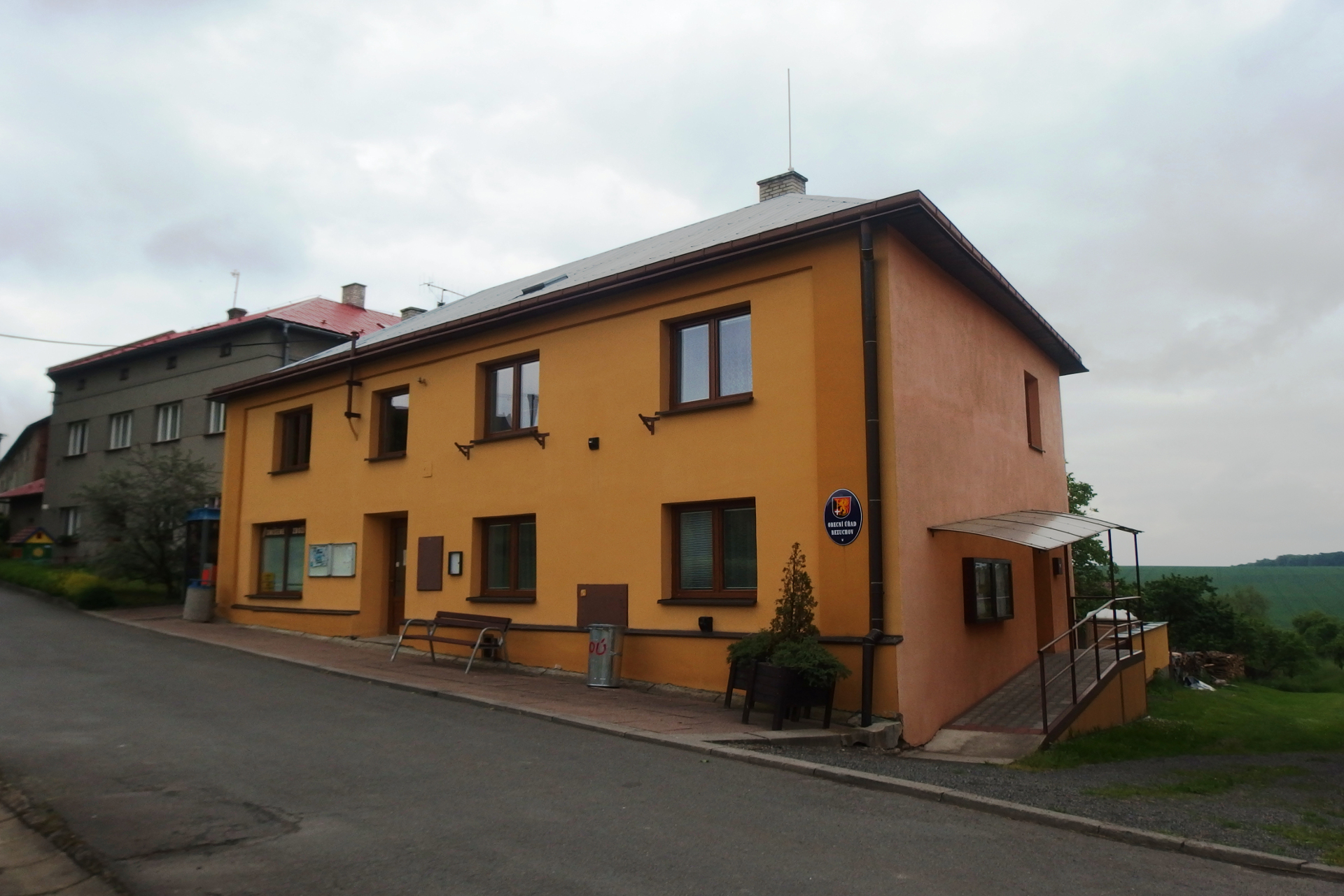 Bezuchov - obecní úřad