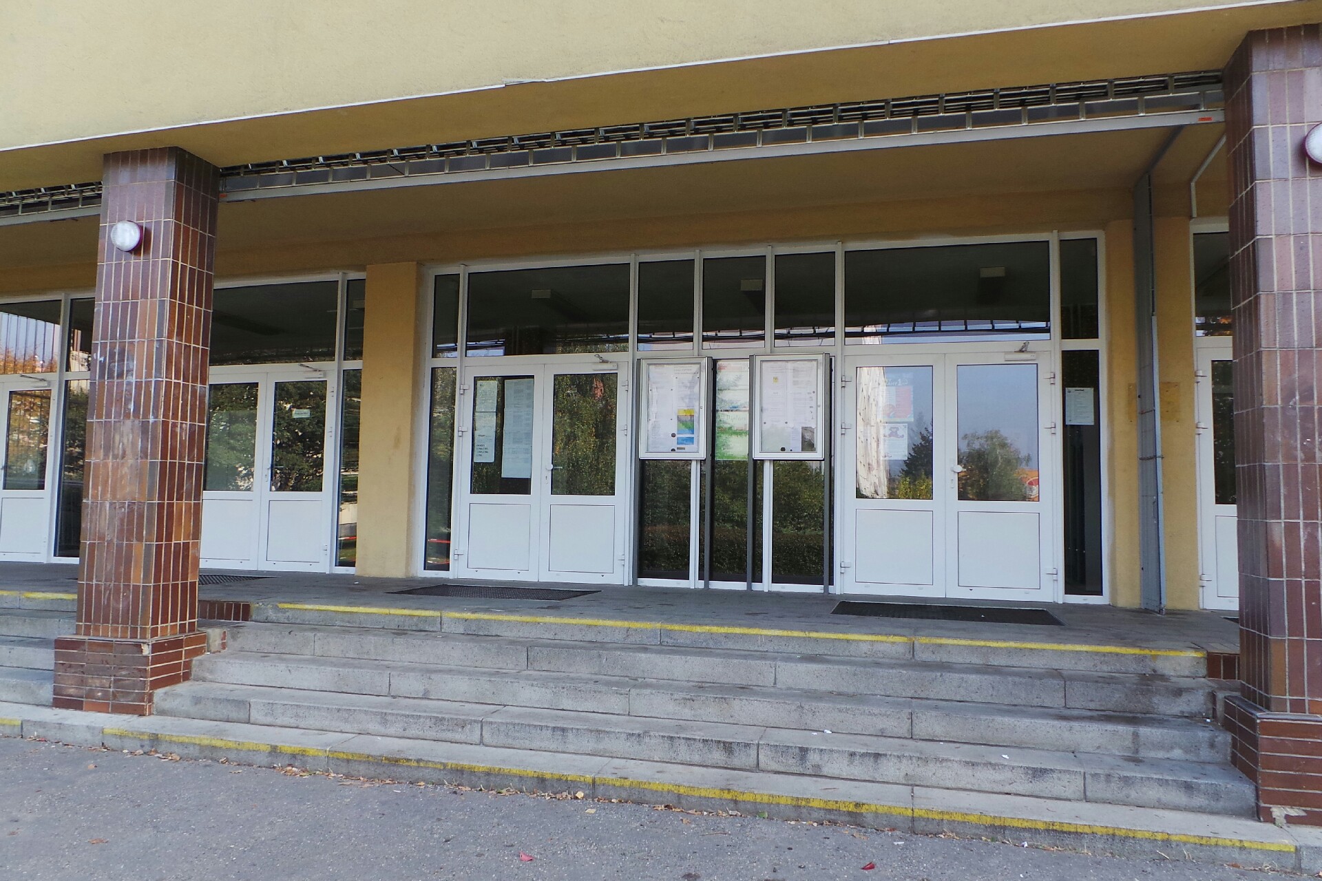 ZŠ Praha 10, Hostýnská