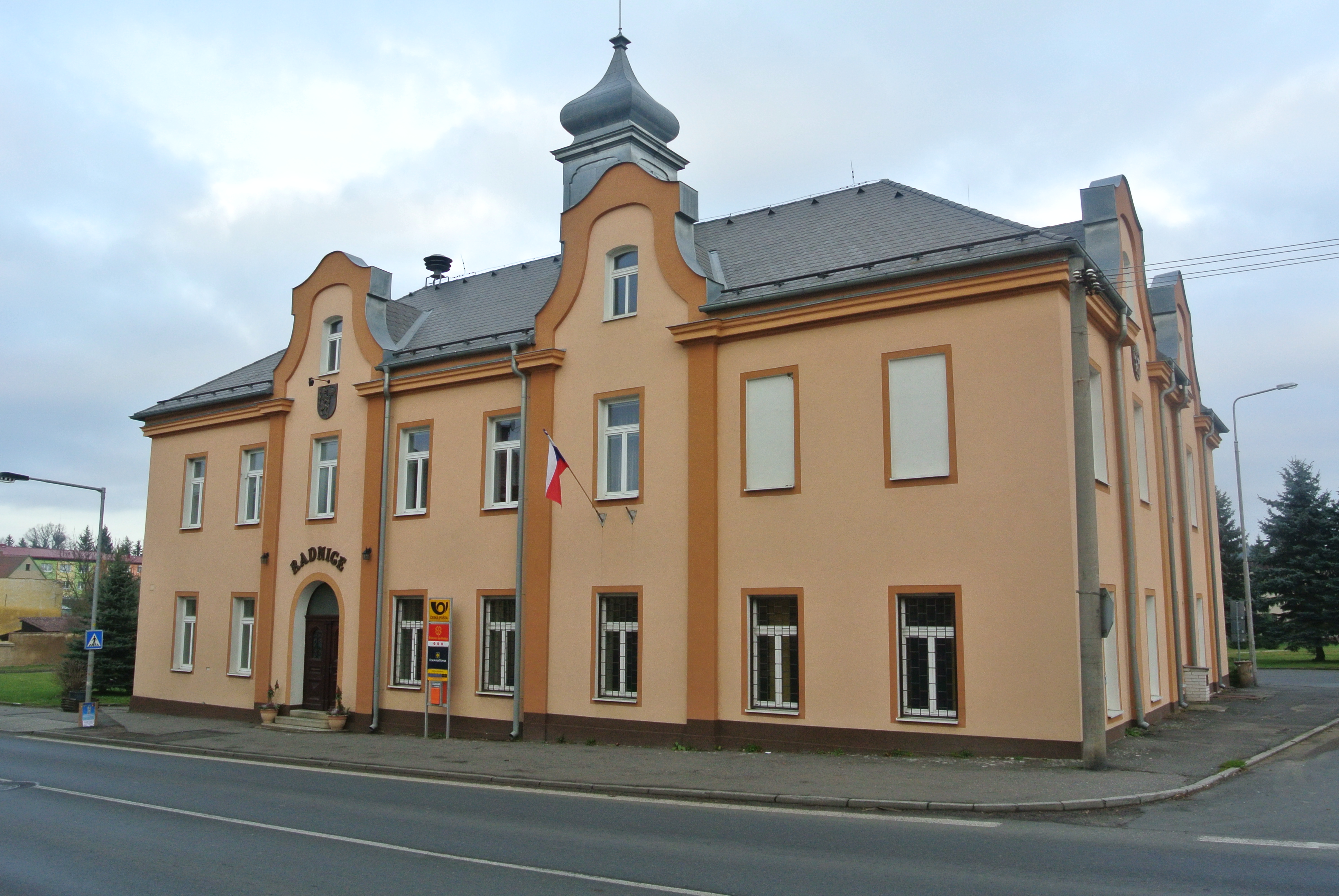 Chodová Planá - úřad městyse foto 2