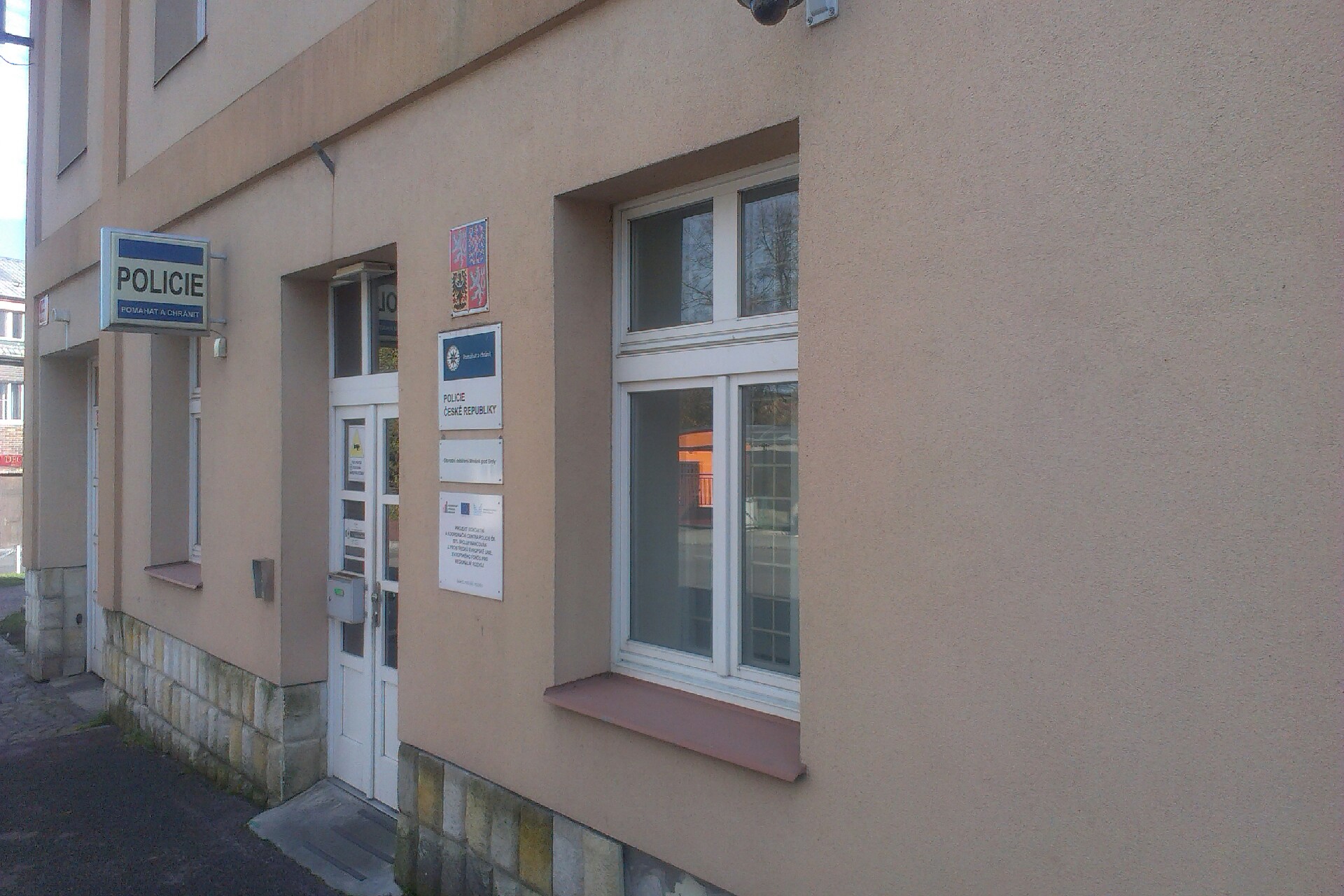 Policie ČR - Obvodní oddělení Mníšek pod Brdy foto 2