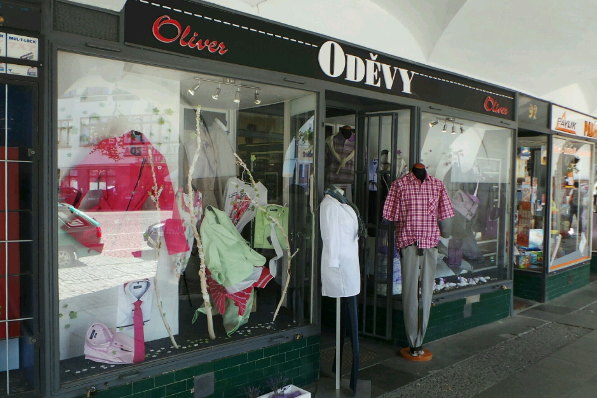 Oliver D&M Collection