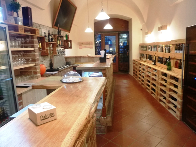 Vinotéka a bar Paletka foto 4