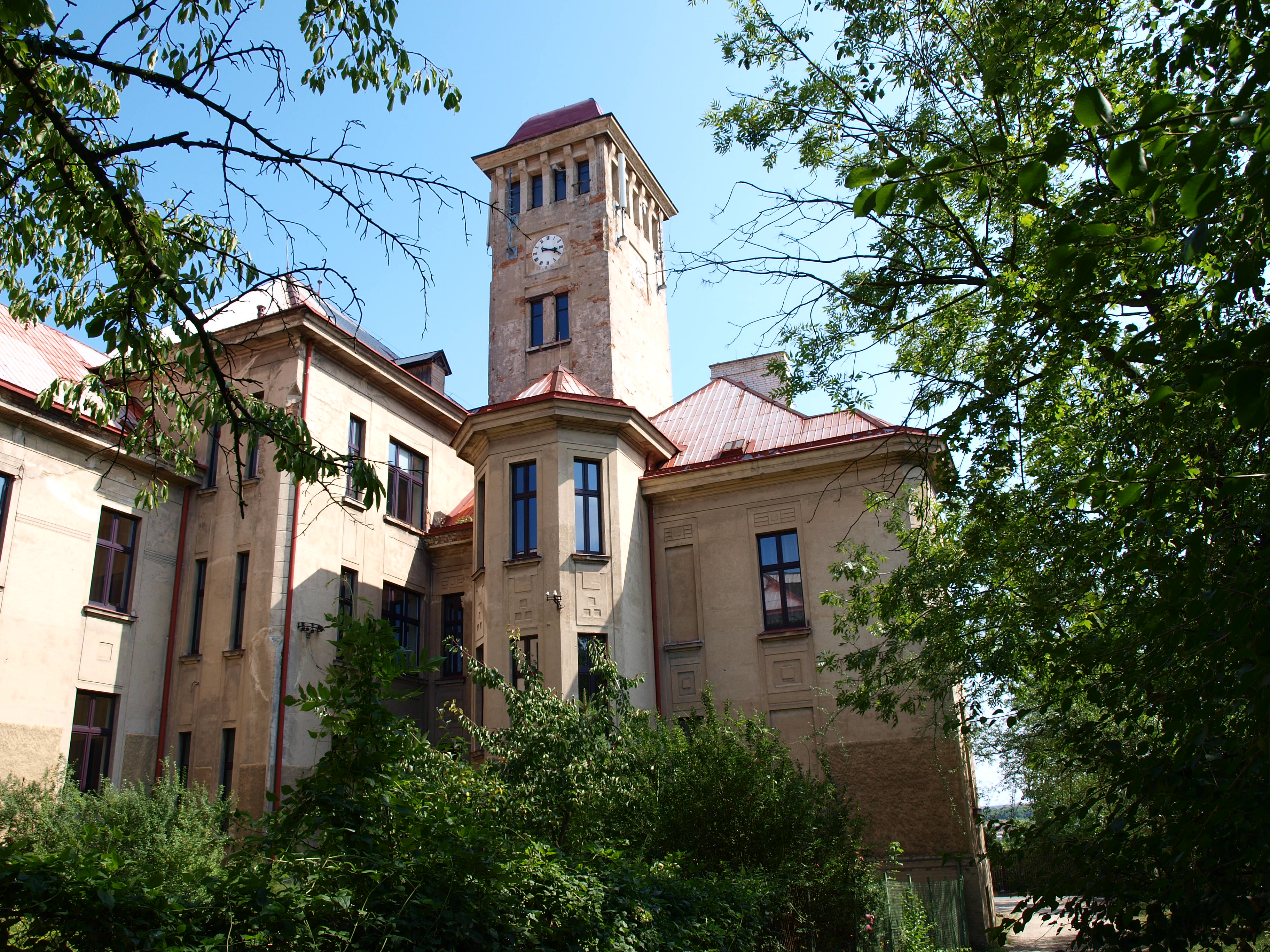 ZŠ Slaný, Politických vězňů foto 2