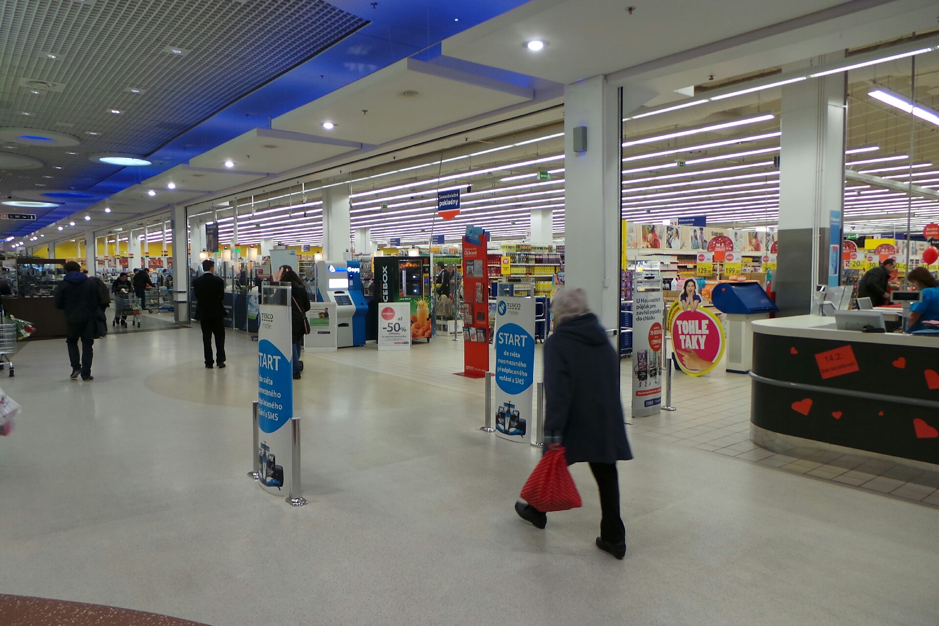 Tesco Hypermarket Praha Eden