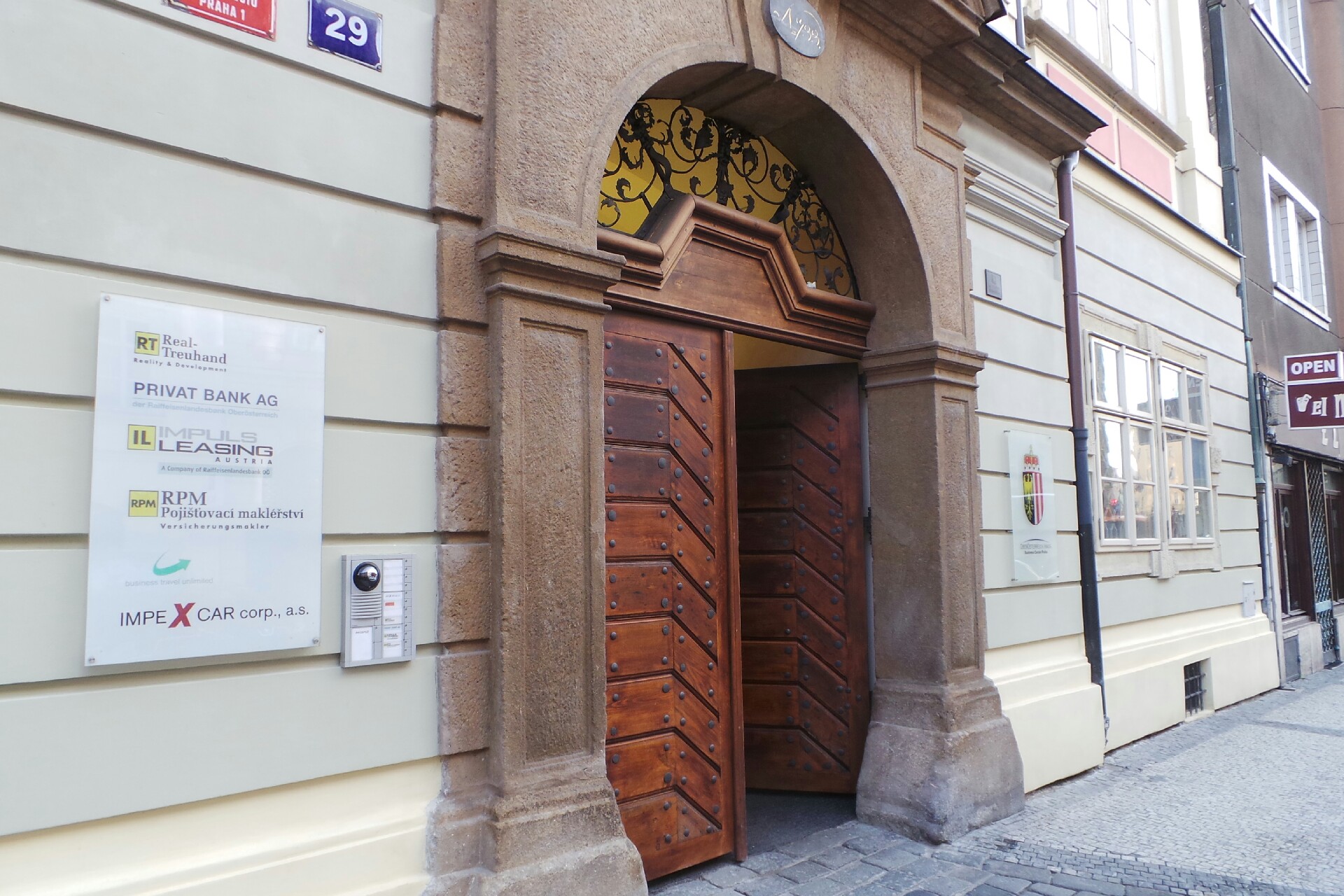 PRIVAT BANK AG der Raiffeisenlandesbank Oberösterreich, pobočka Česká republika