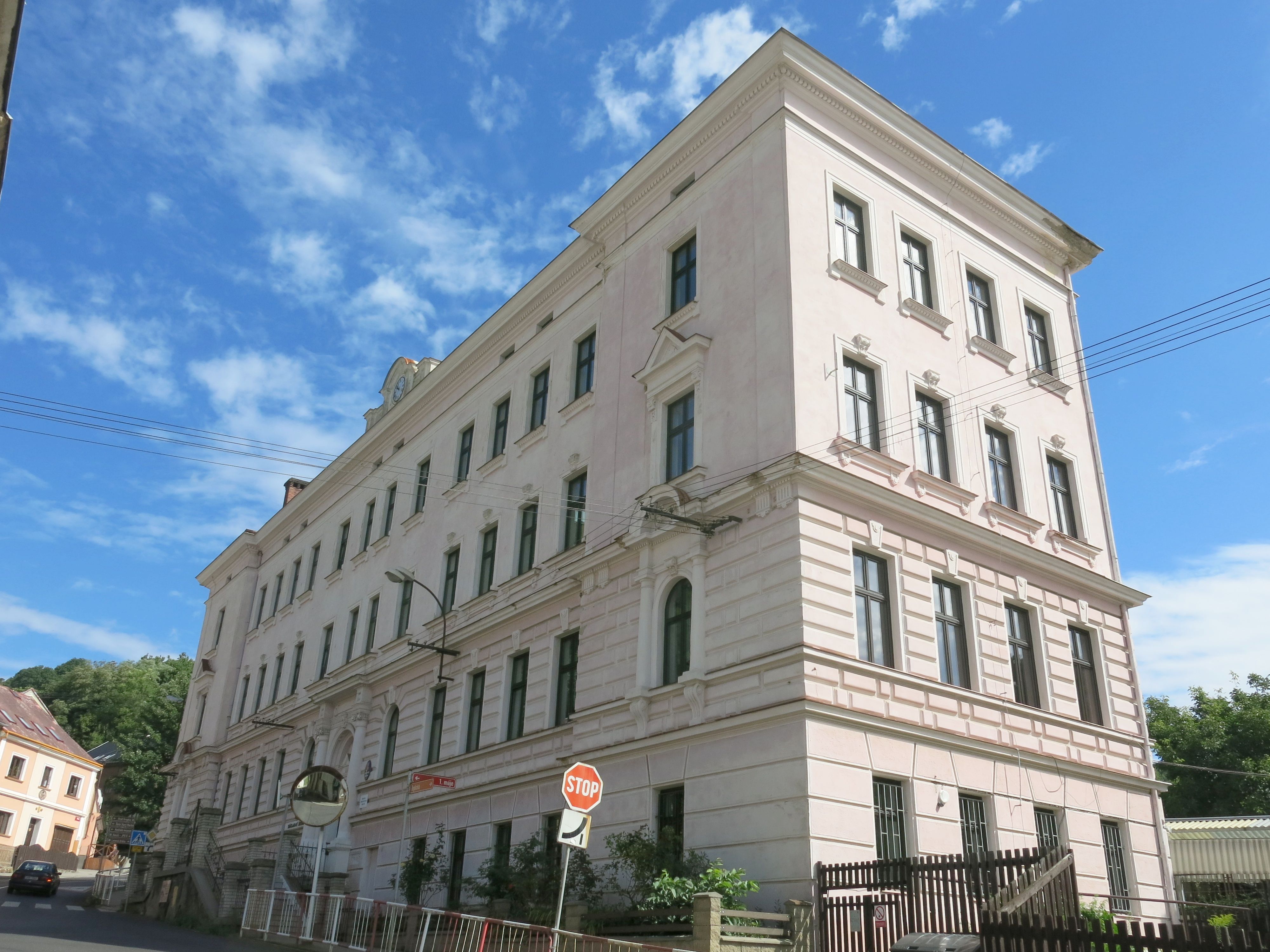 ZŠ a MŠ Krupka, Teplická