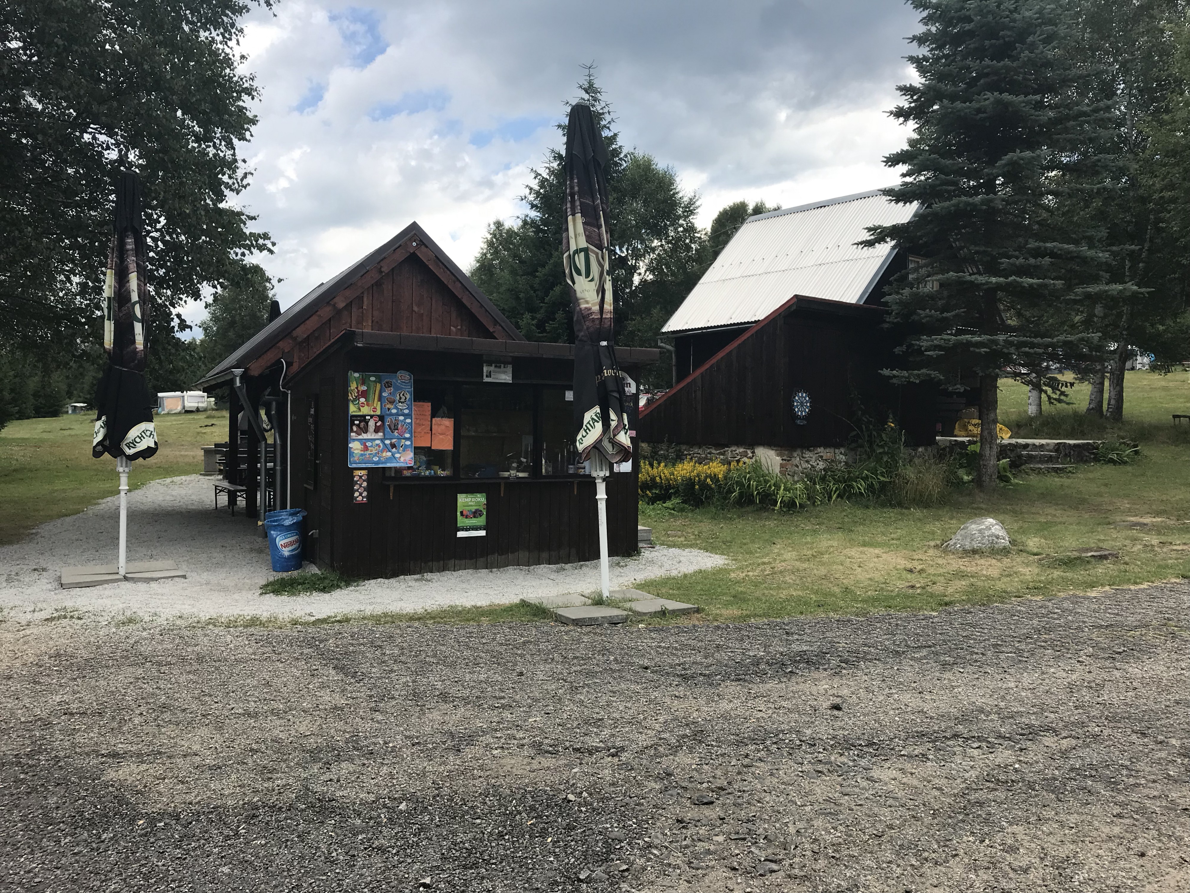 Kiosek - veřejné tábořiště Zahrádky foto 2