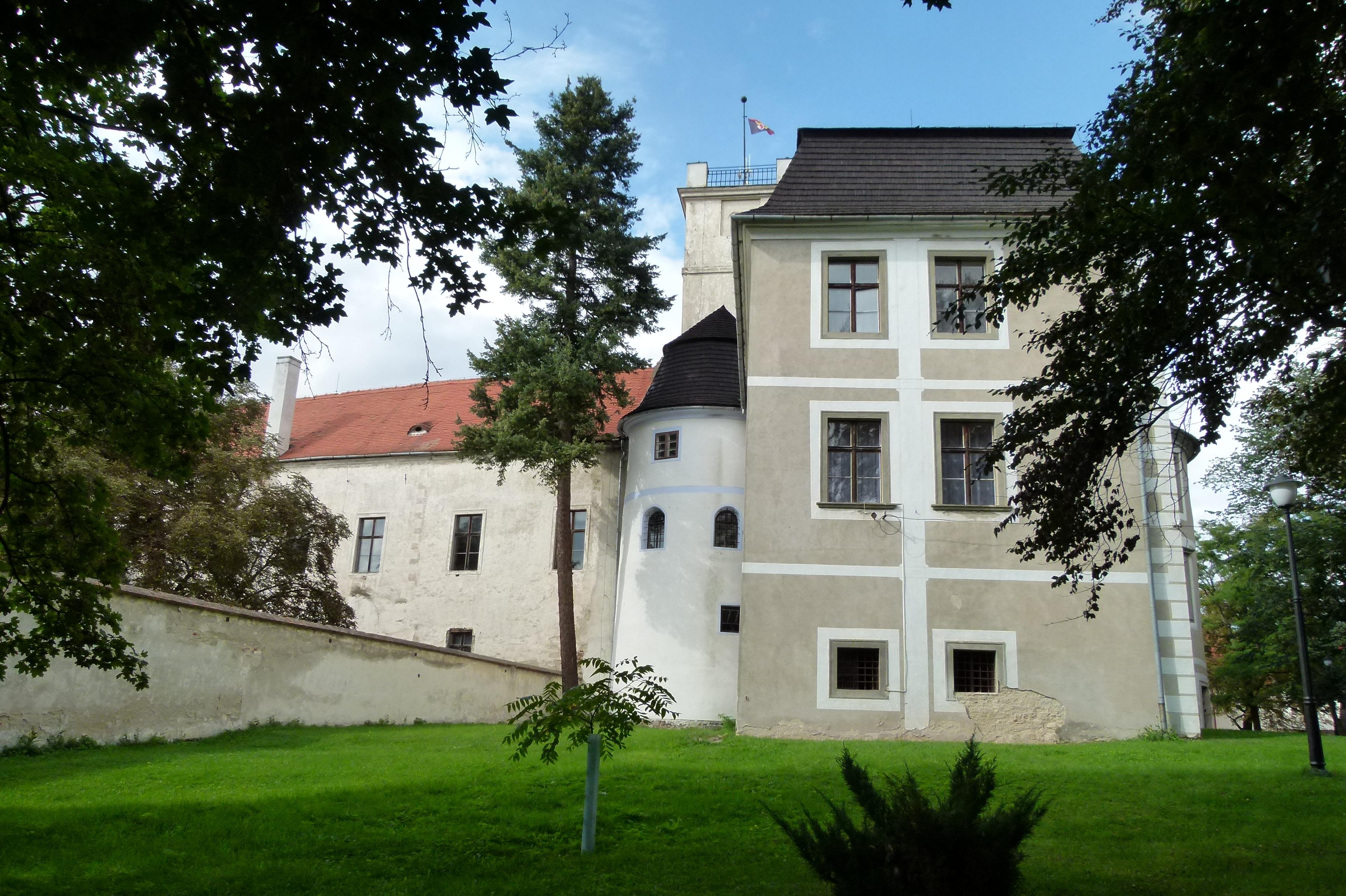 Zámek Police foto 2