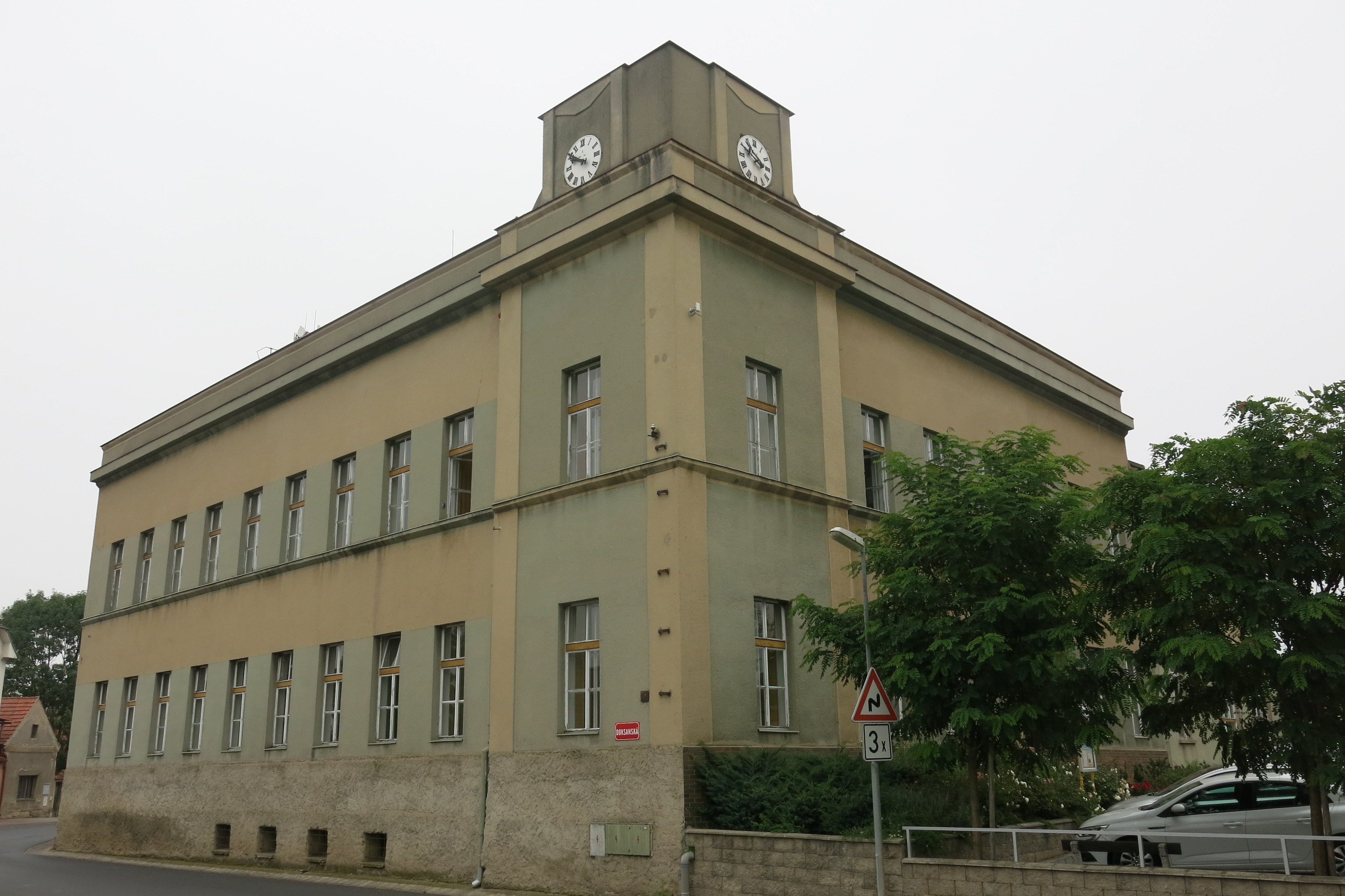 ZŠ a MŠ Brozany nad Ohří, Školní foto 2