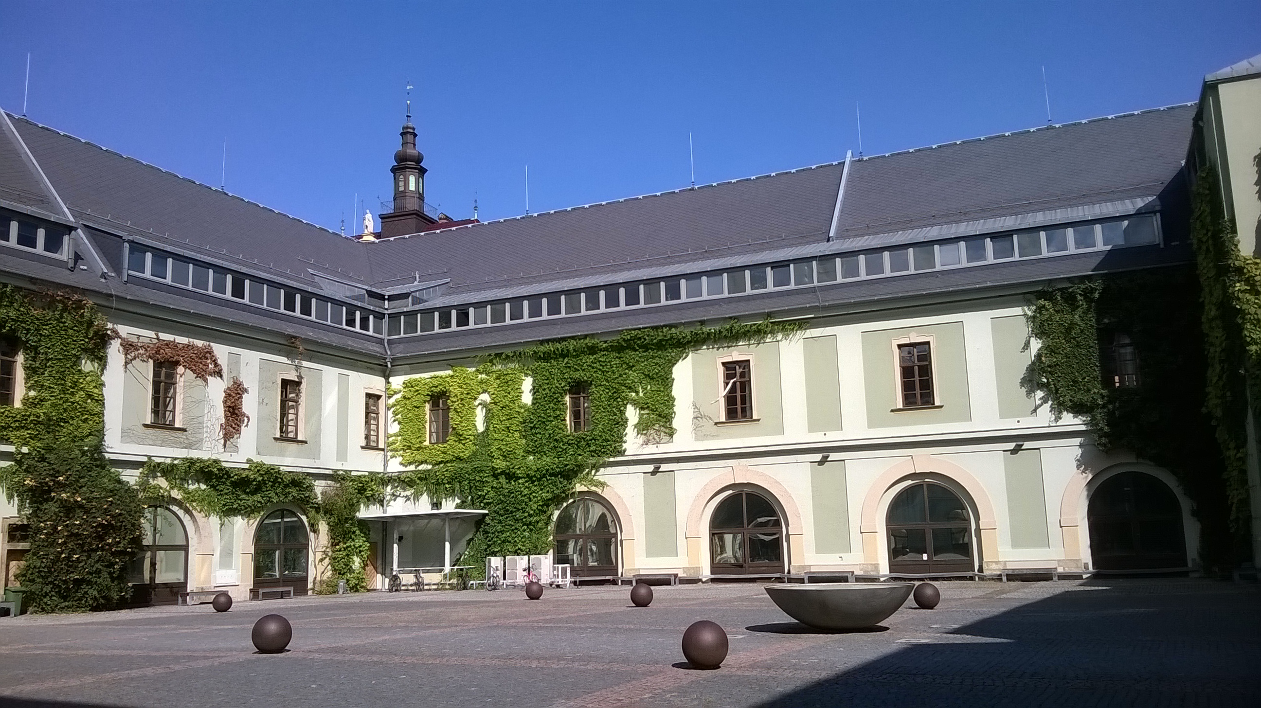 Knihovna Zbrojnice Univerzity Palackého v Olomouci foto 4