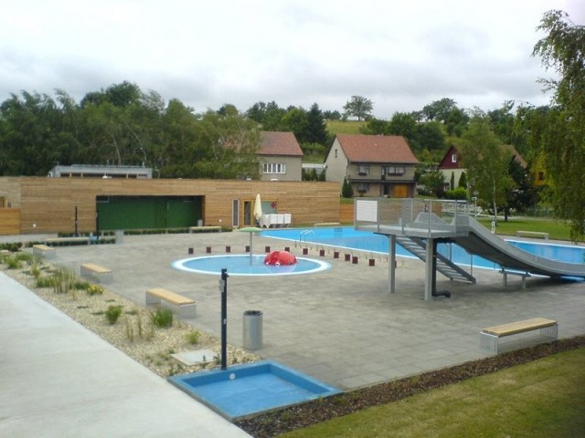 Sportovní areál Na Koupališti - Tenisové kurty