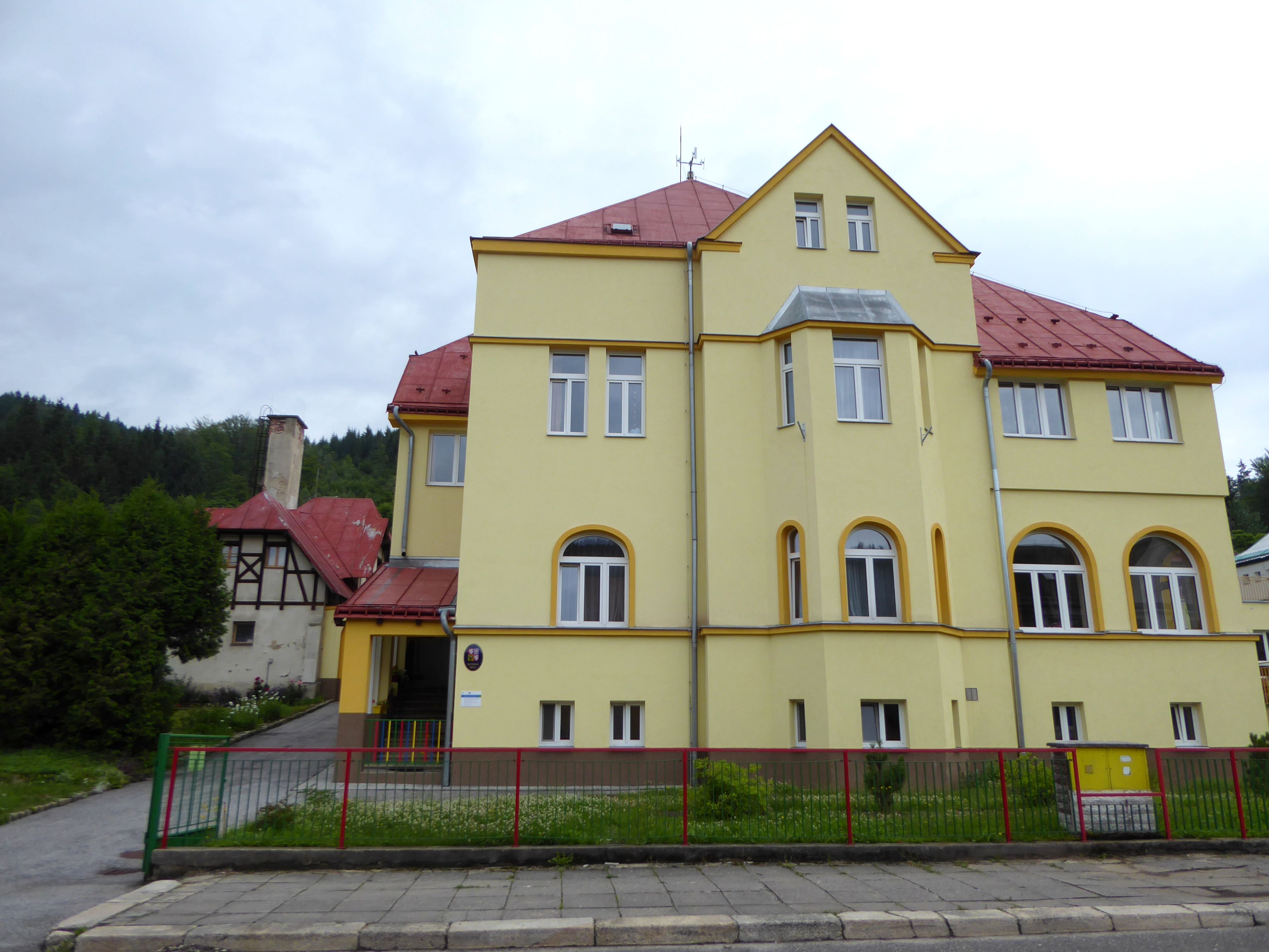 ZŠ a MŠ Josefův Důl foto 2