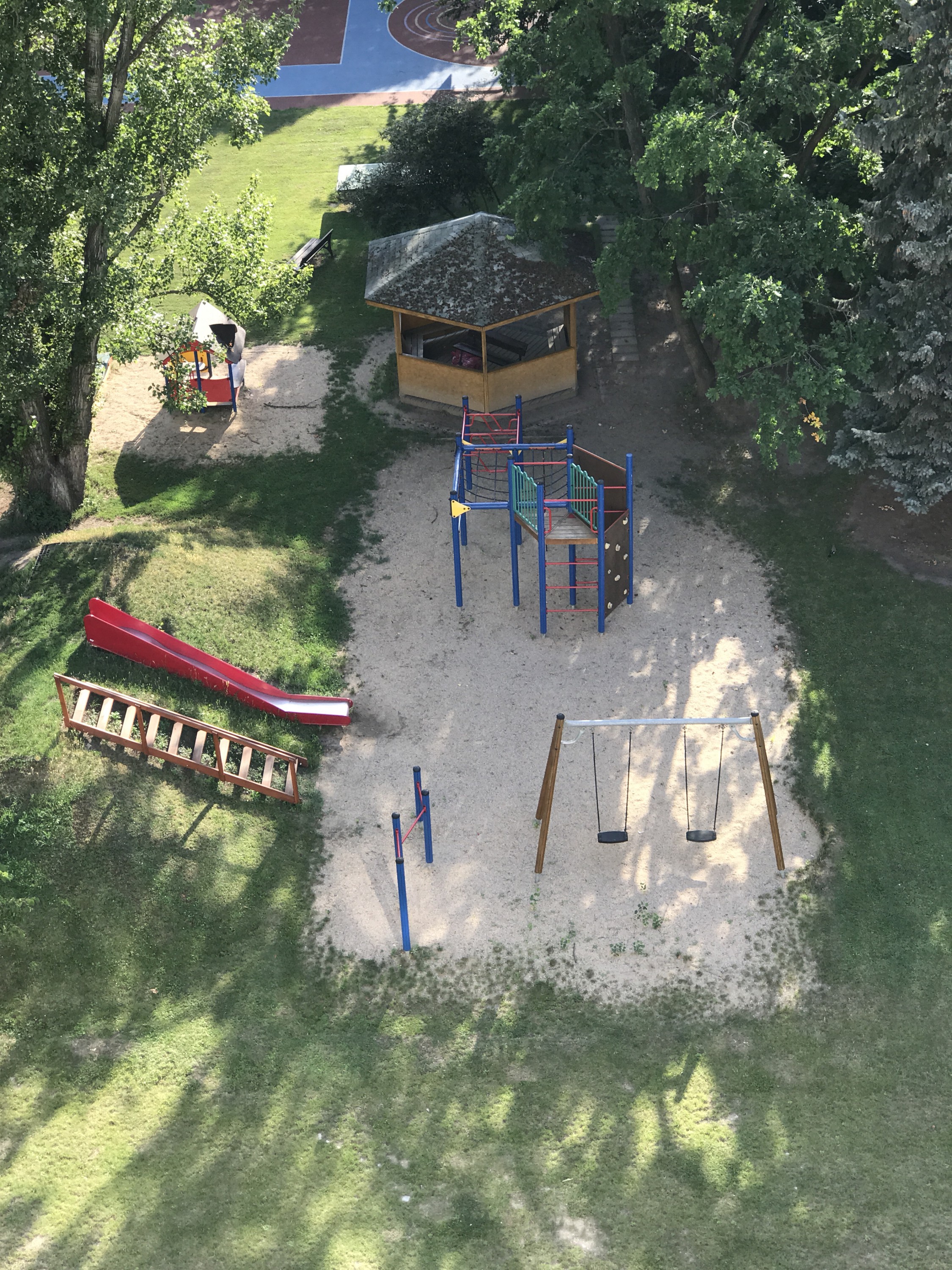 ZŠ a MŠ Petra Strozziho, Praha foto 2