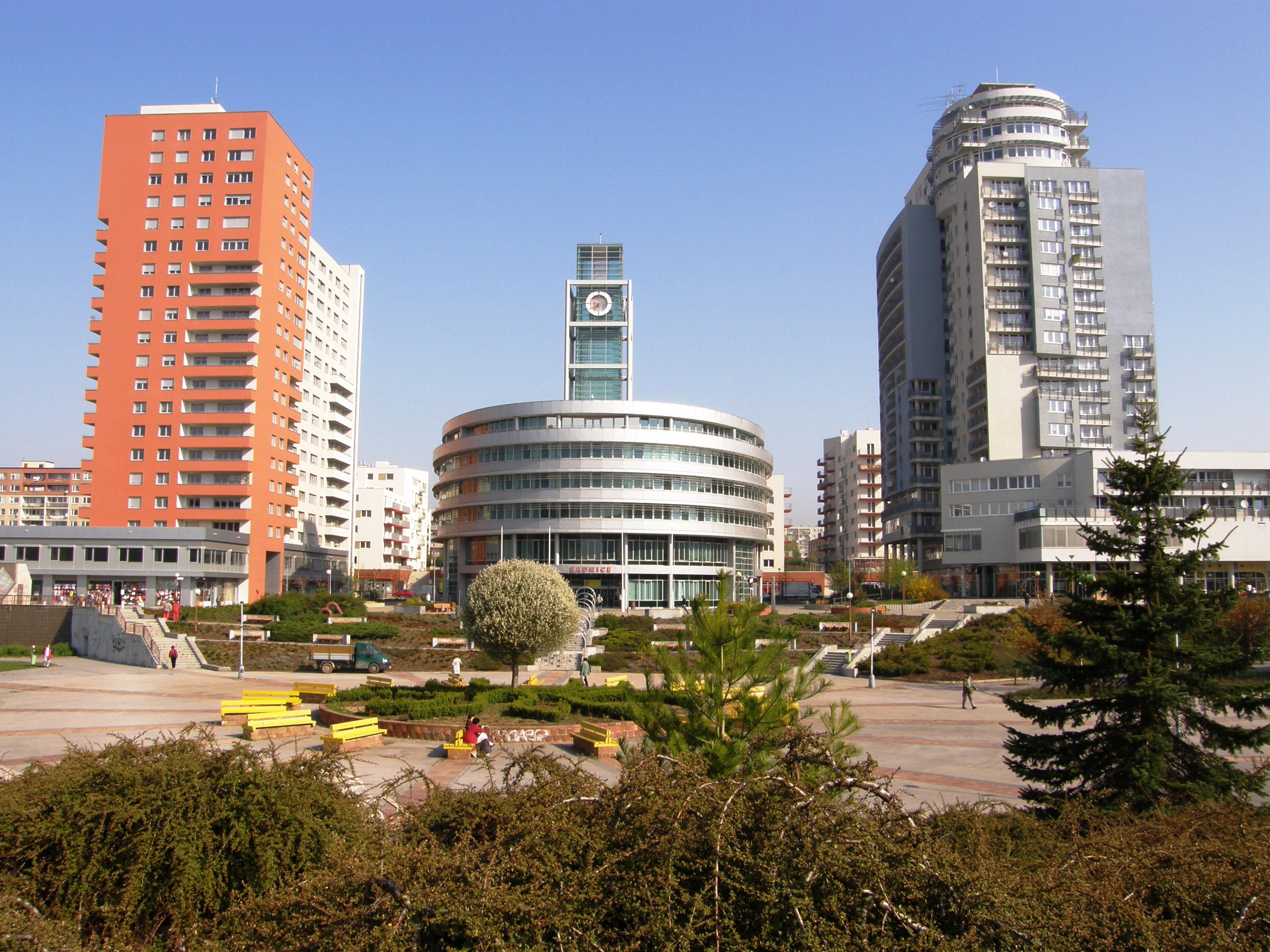 Úřad městské části Praha 13 foto 2