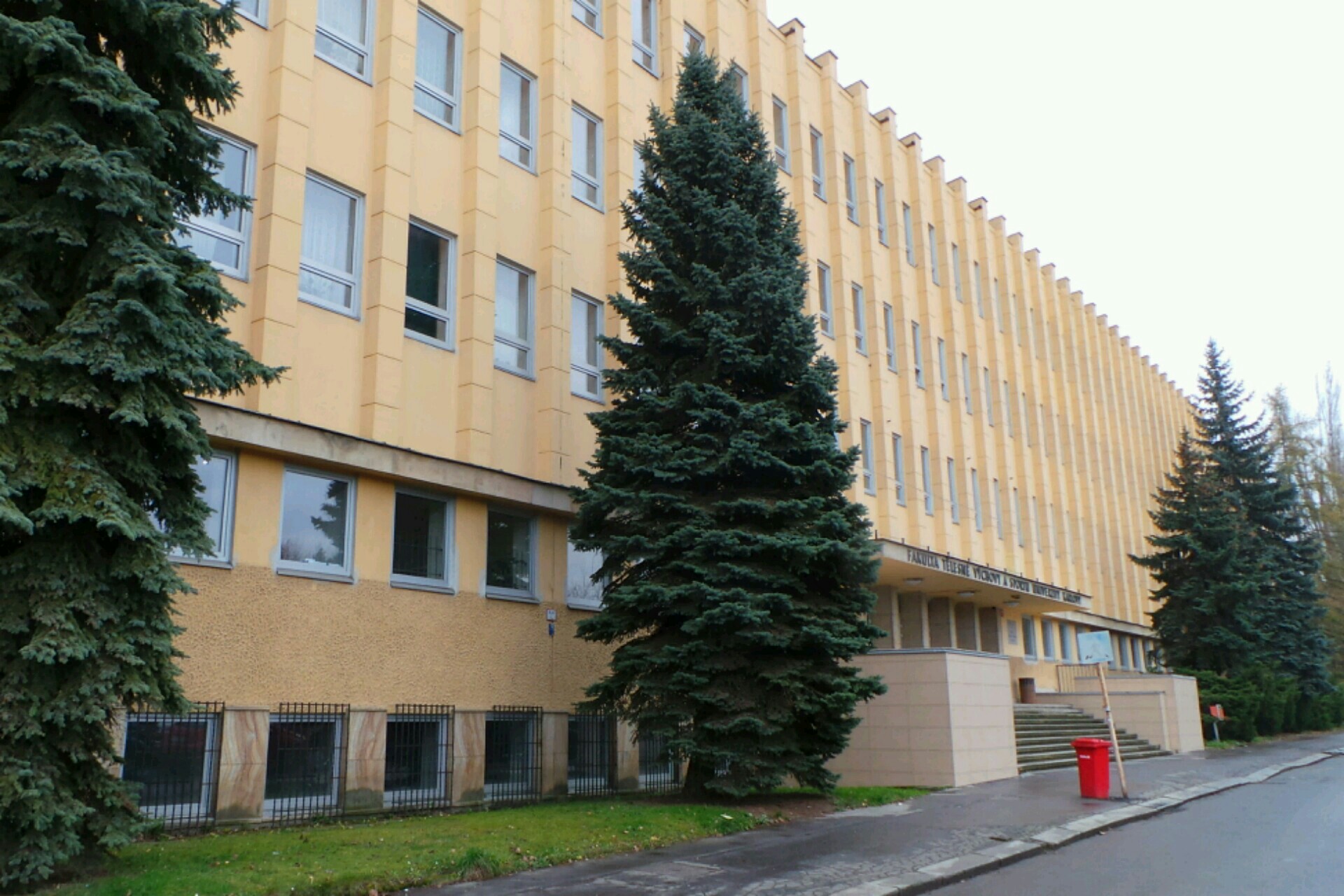 Antropologická studia Fakulty humanitních studií - Univerzita Karlova