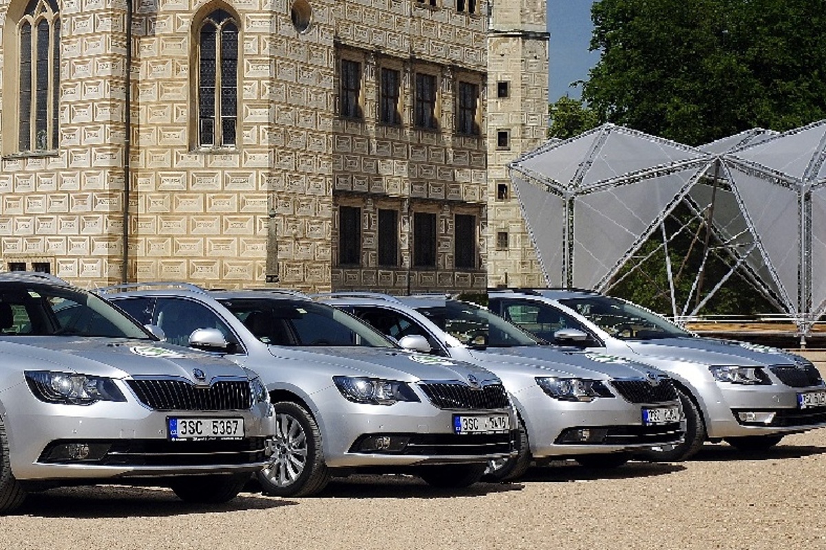 AUTOPŮJČOVNA VECAR Praha