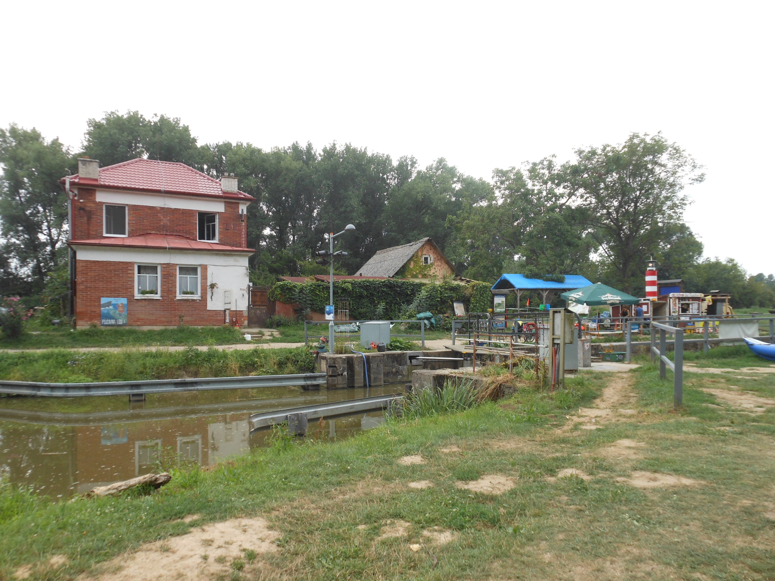 Půjčovna lodiček Baťův kanál foto 2