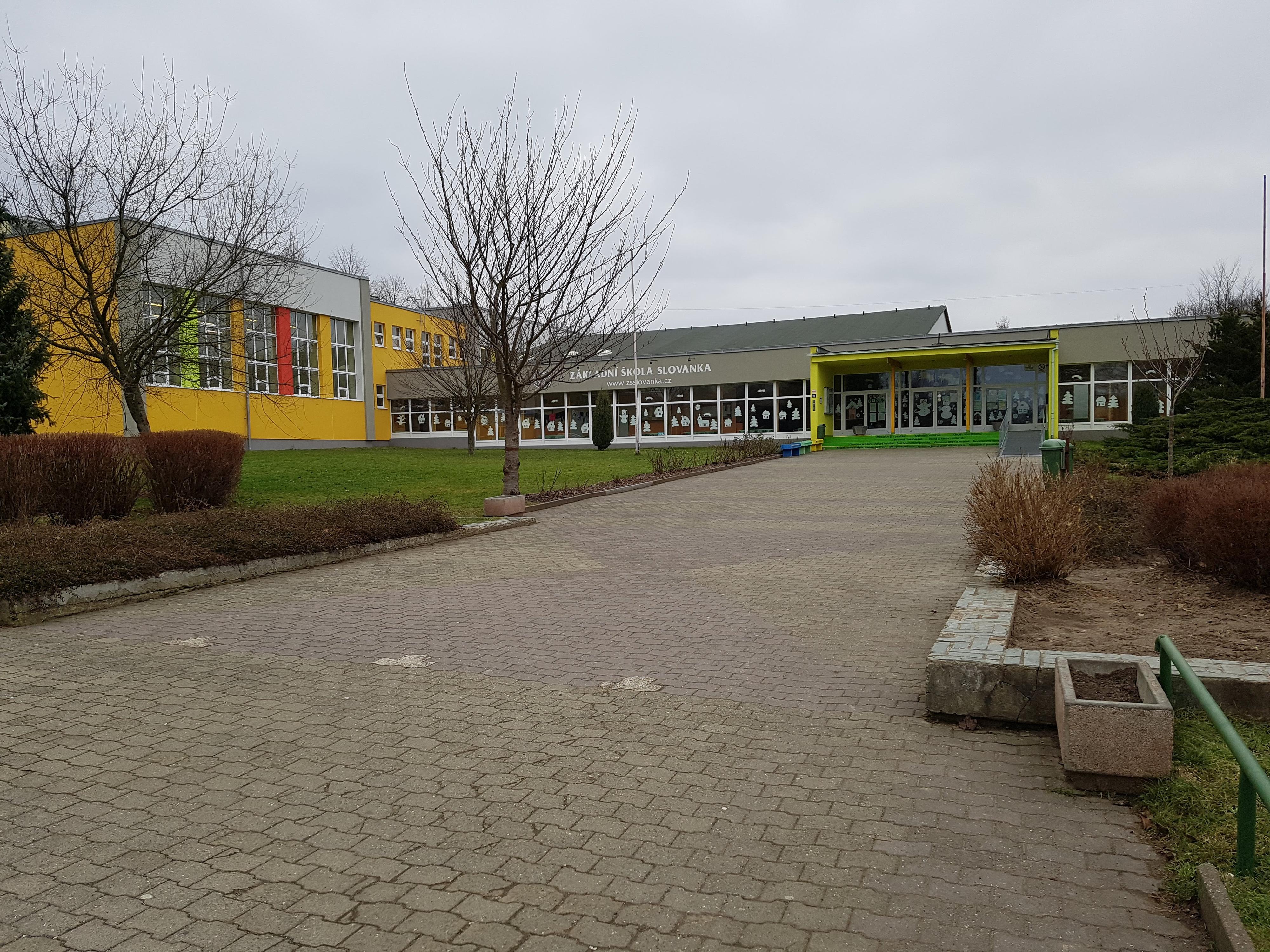 Sportovní hřiště ZŠ Slovanka