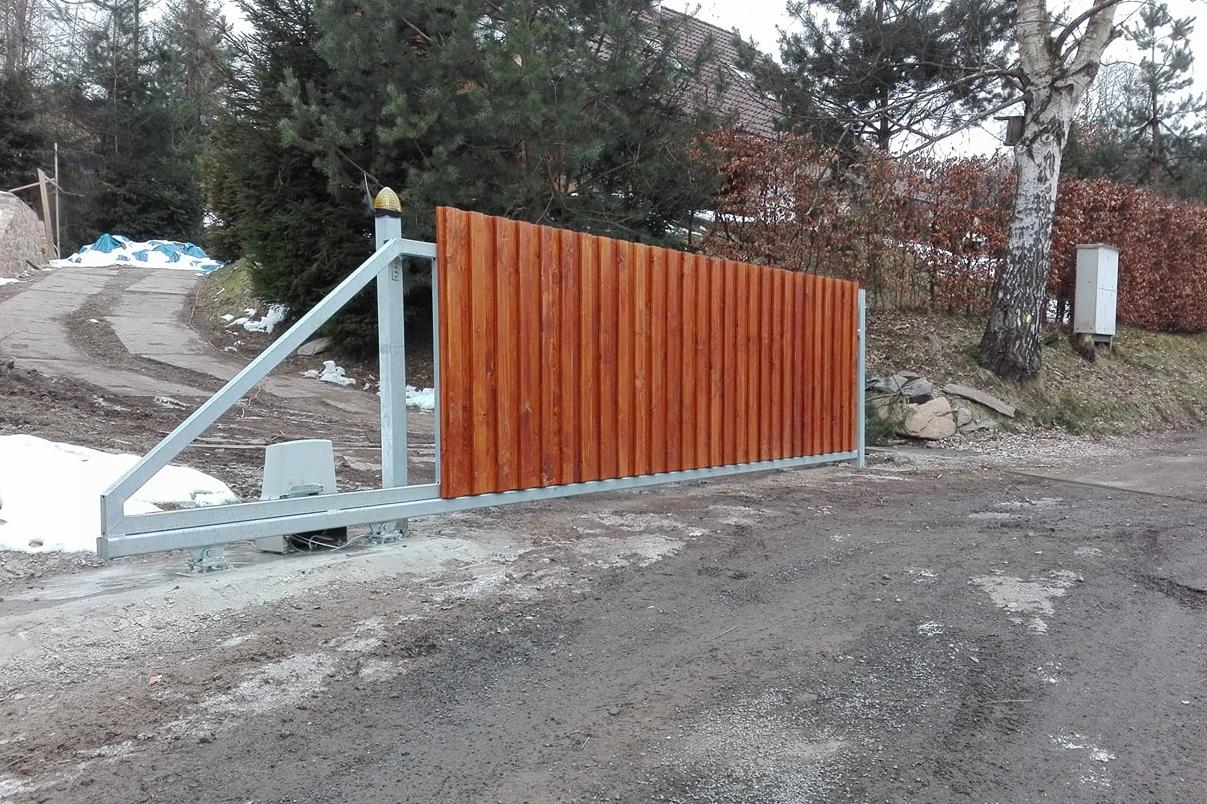 HALAMOVI CZ s.r.o. - ŘEMESLNÉ ZÁMEČNICTVÍ