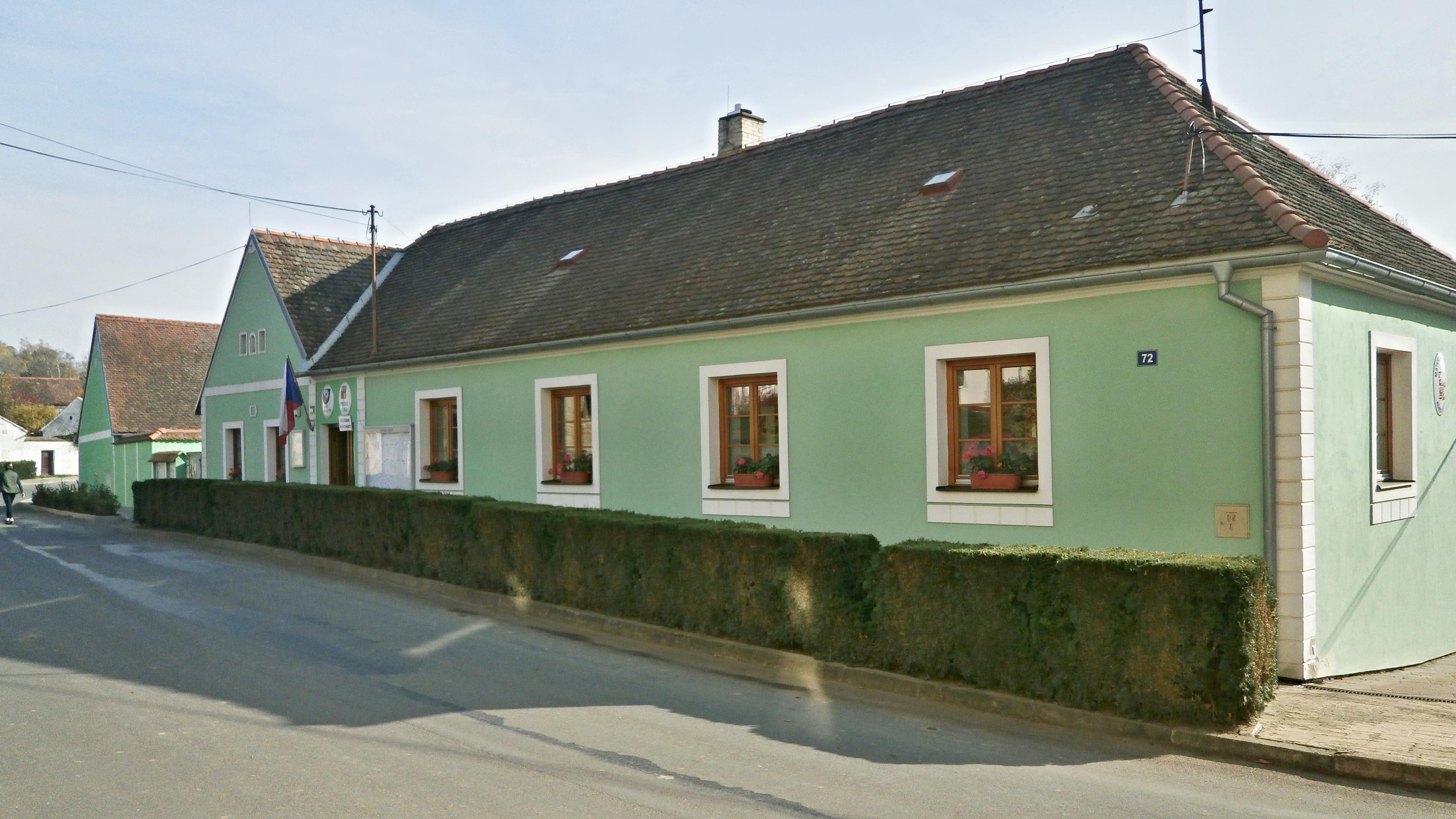 Korolupy - obecní úřad foto 2