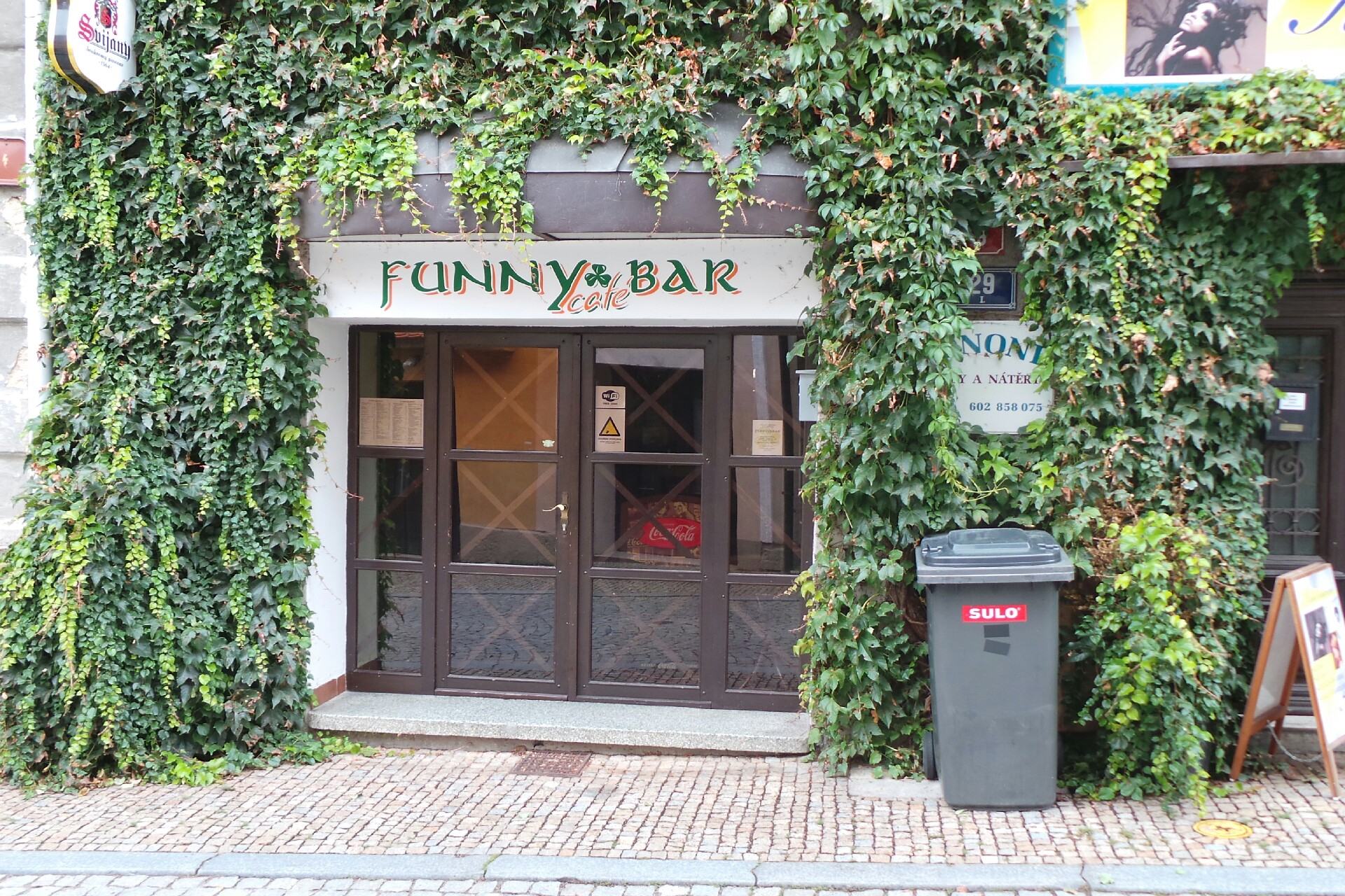 FUNNY Café Bar
