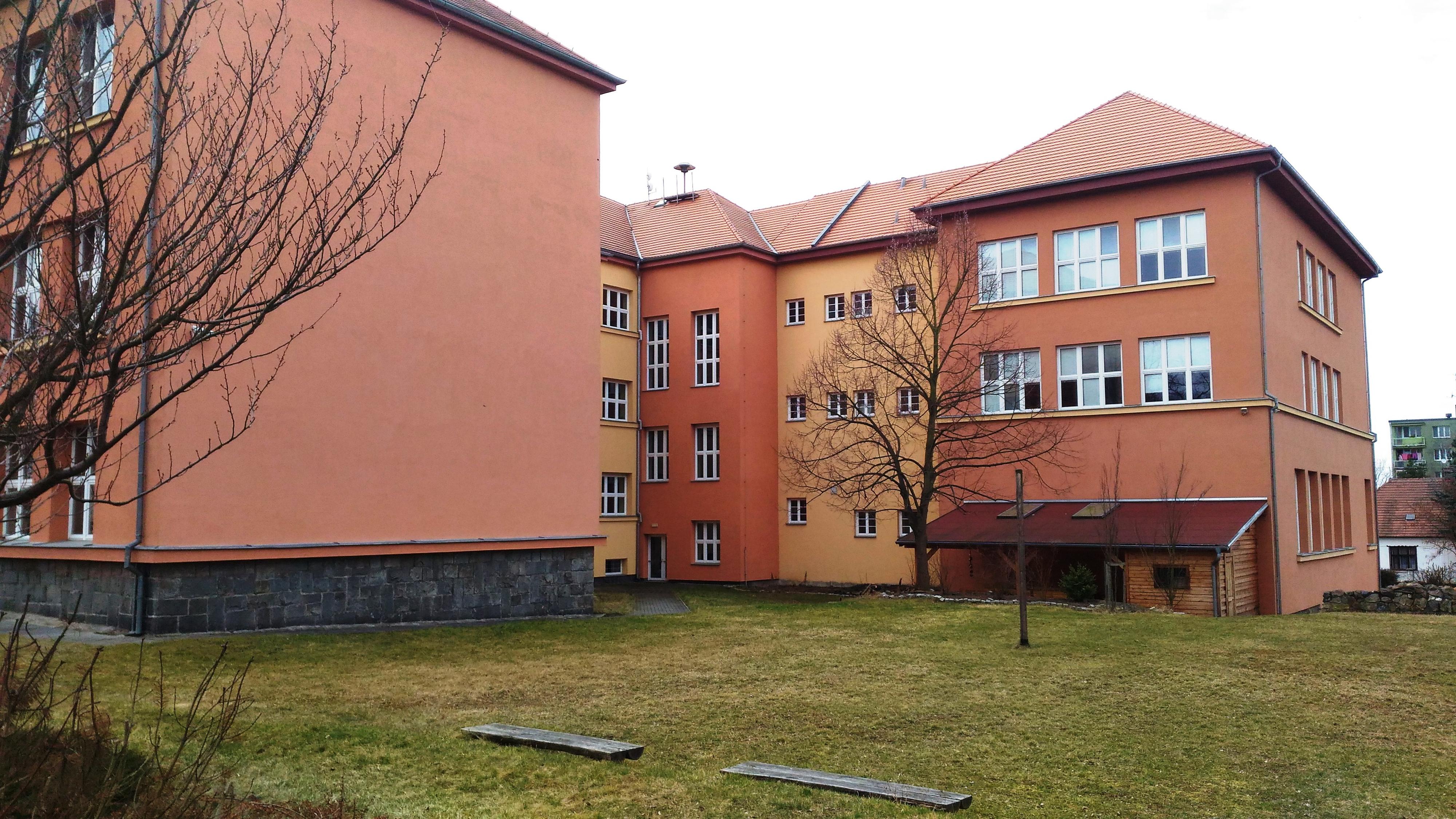ZŠ Dobřany, třída 1. máje foto 5