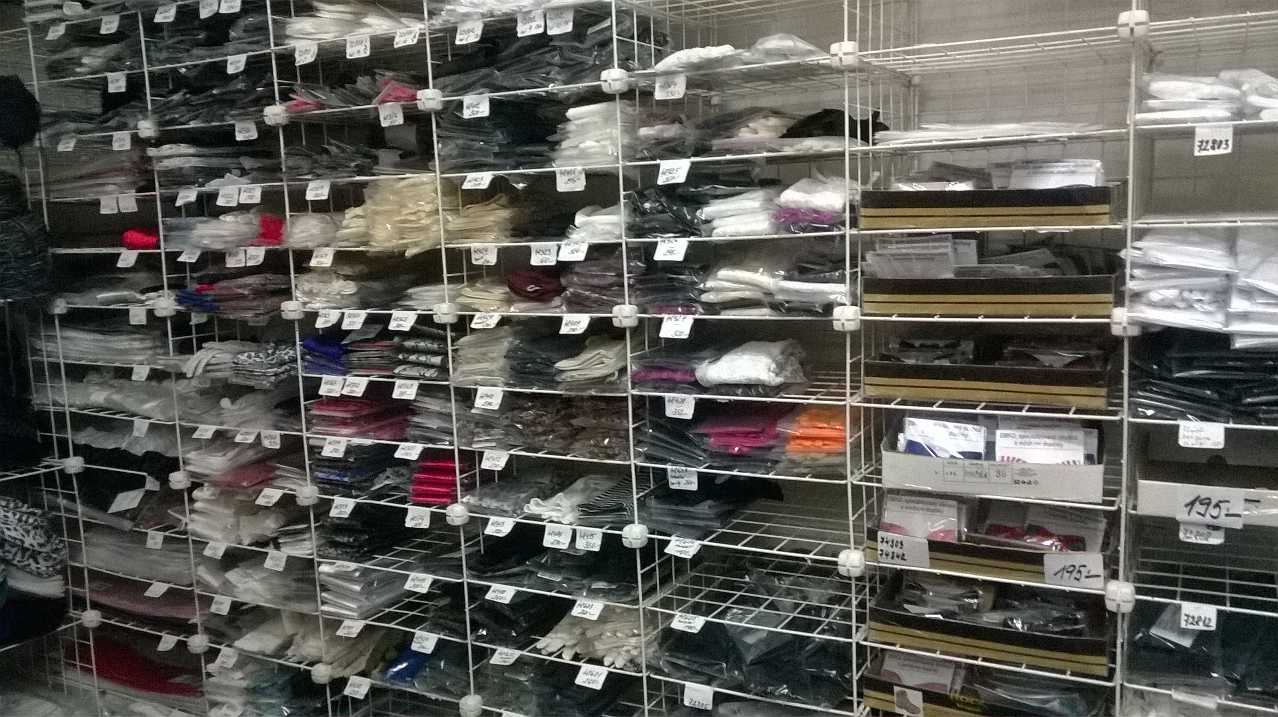 Klobouky, čepice, rukavice - Eva Mrázková foto 2