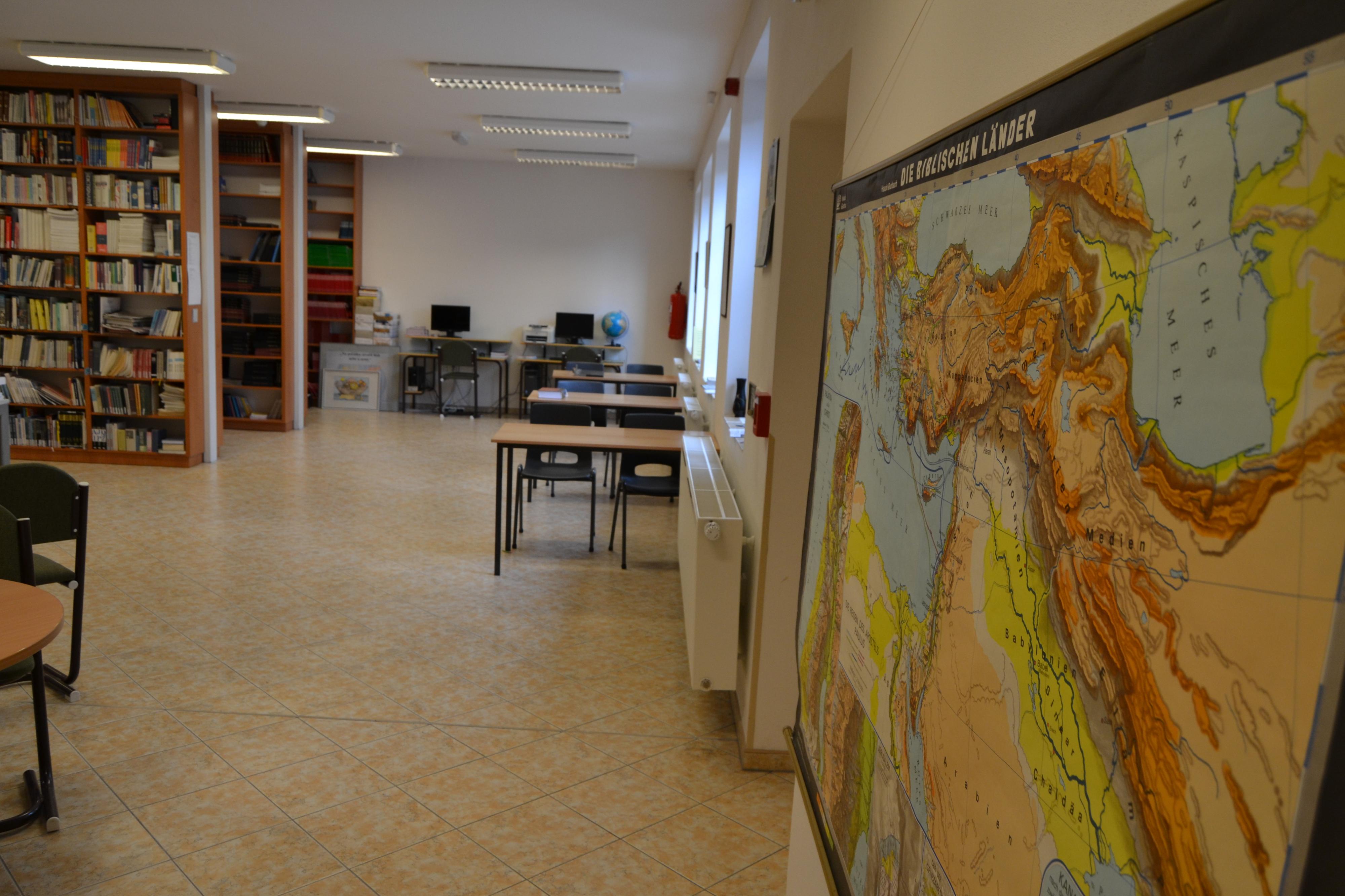 Vyšší odborná škola misijní a teologická foto 6