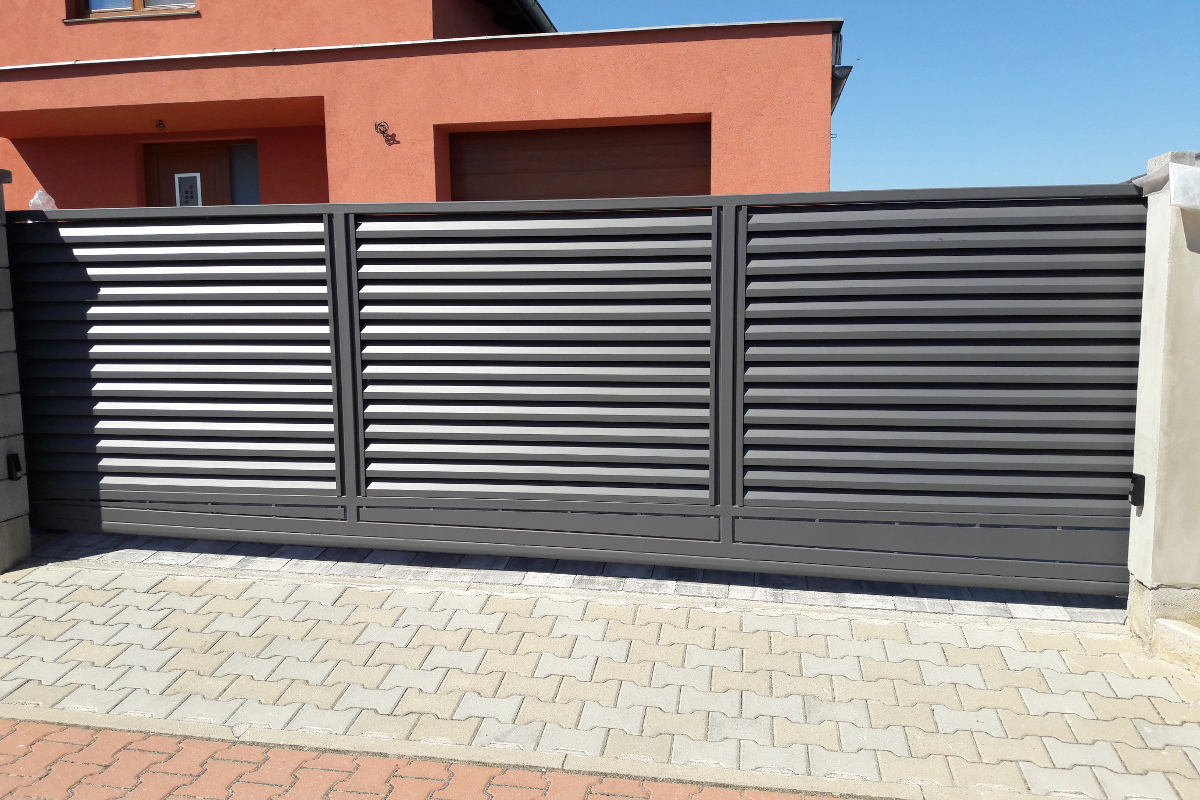 Kolář - Dveřní a vratové systémy