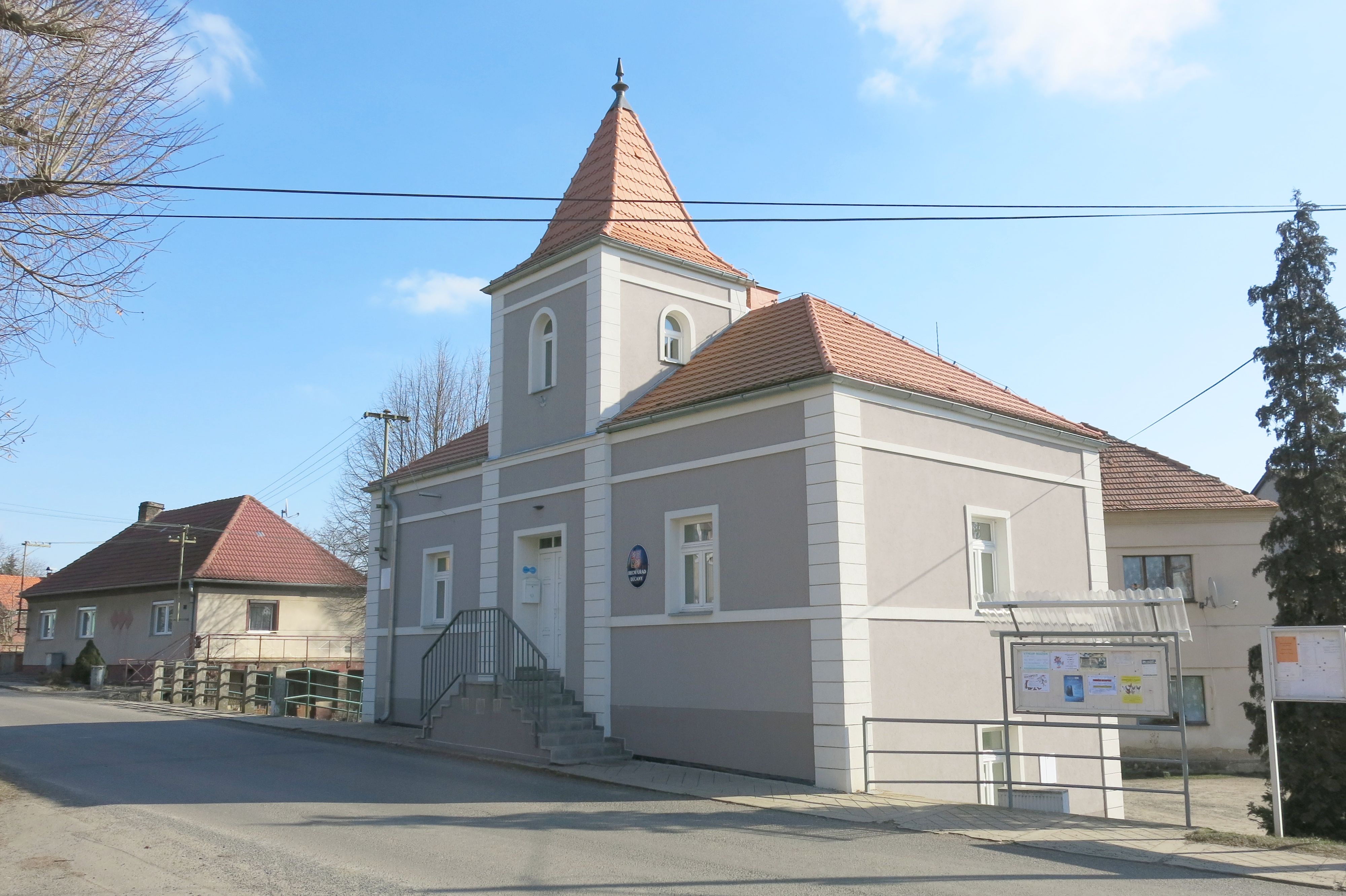 Děčany - obecní úřad