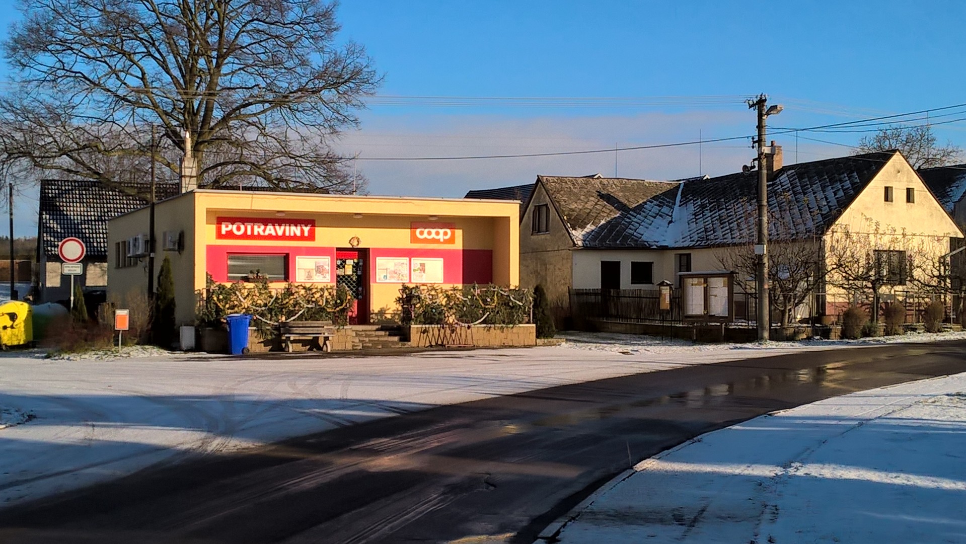 Jednota, spotřební družstvo Nová Paka - COOP foto 2