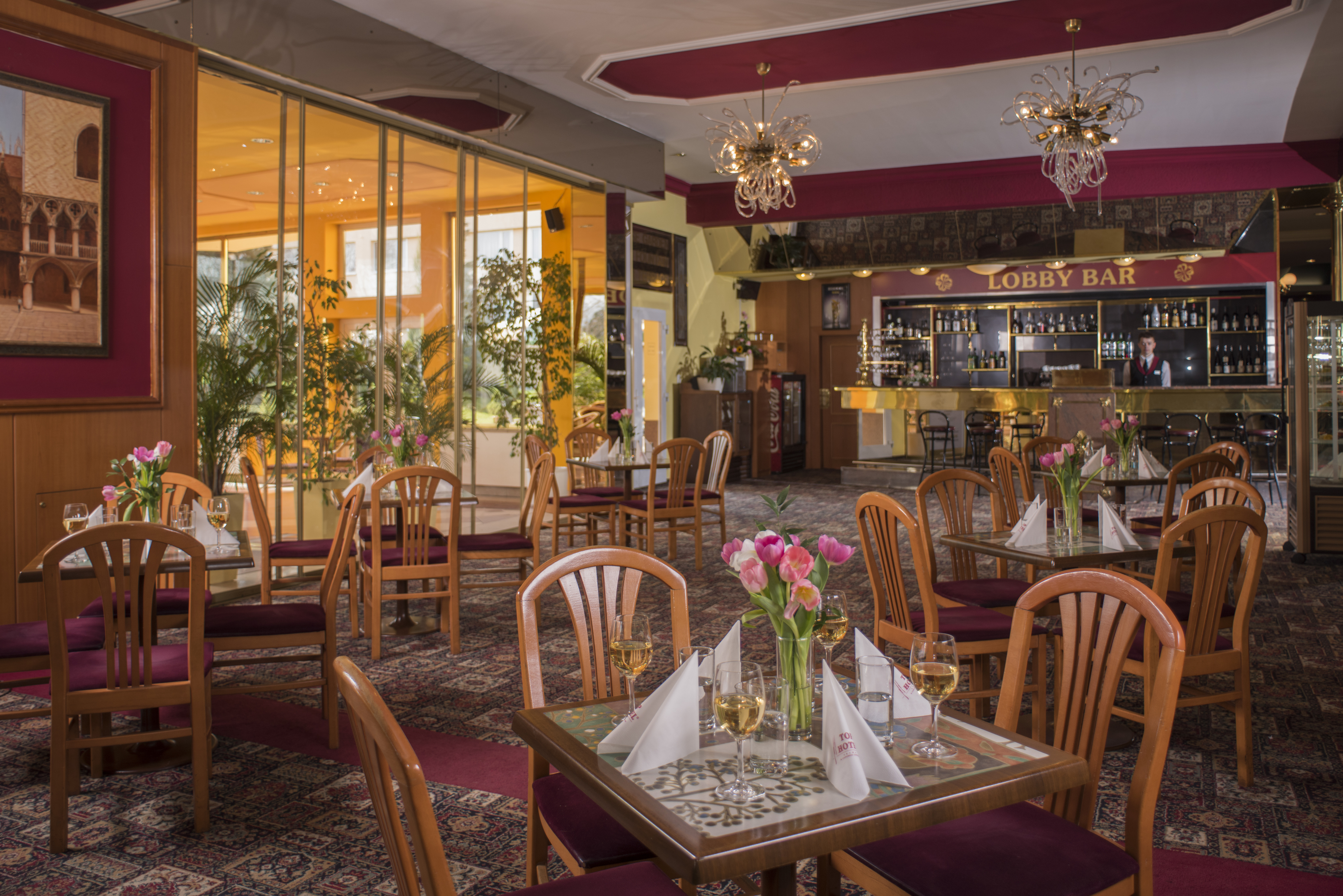 LOBBY BAR - TOP HOTEL Praha