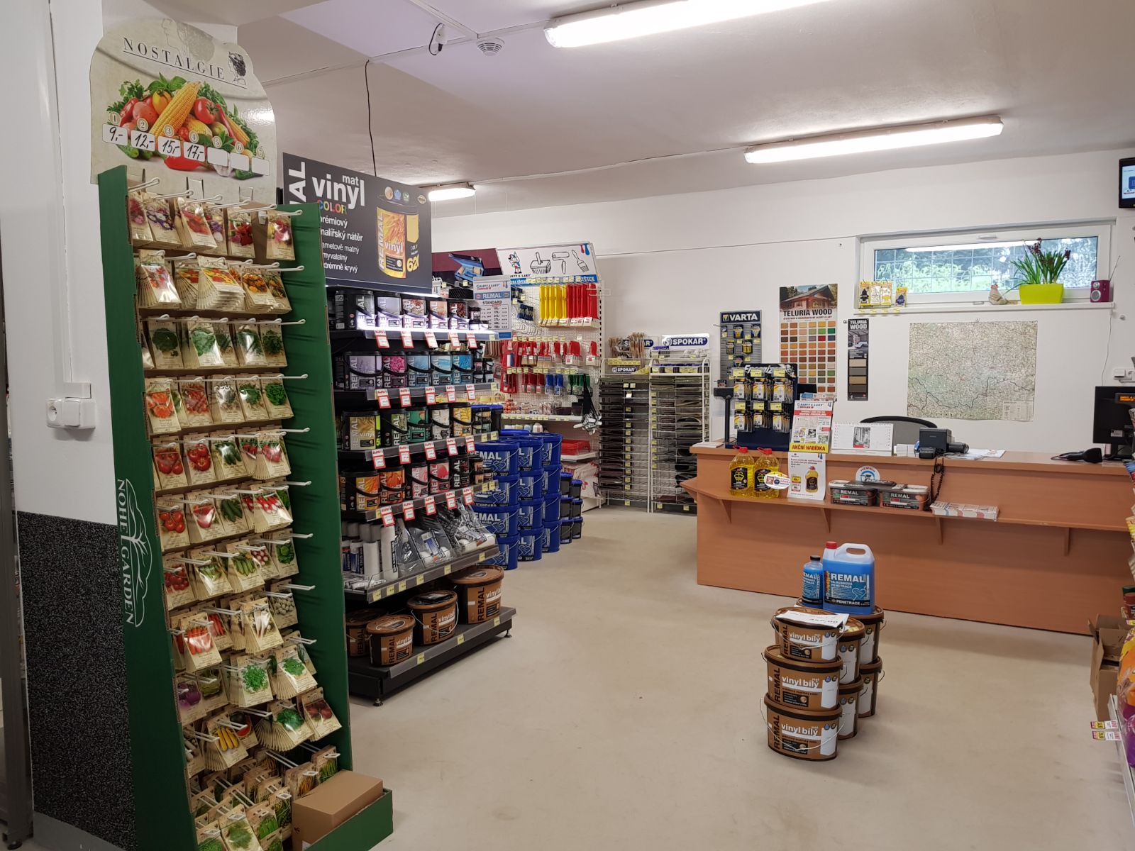 BARVY A LAKY DROGERIE foto 2