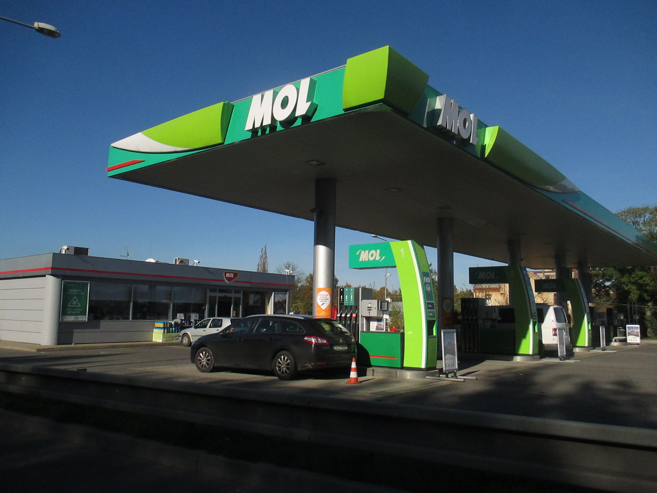 MOL foto 4