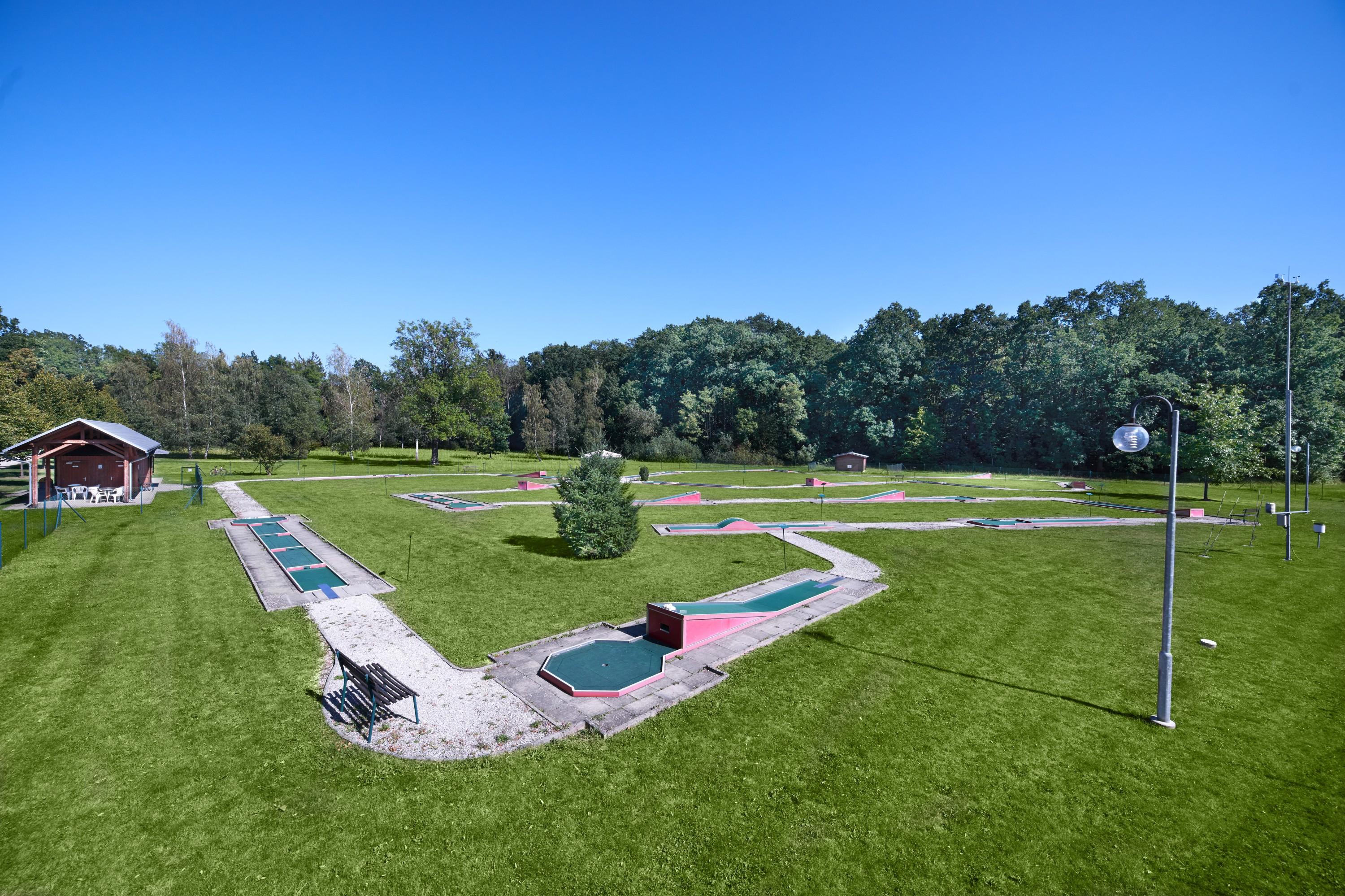 Minigolf - Lázně Bělohrad