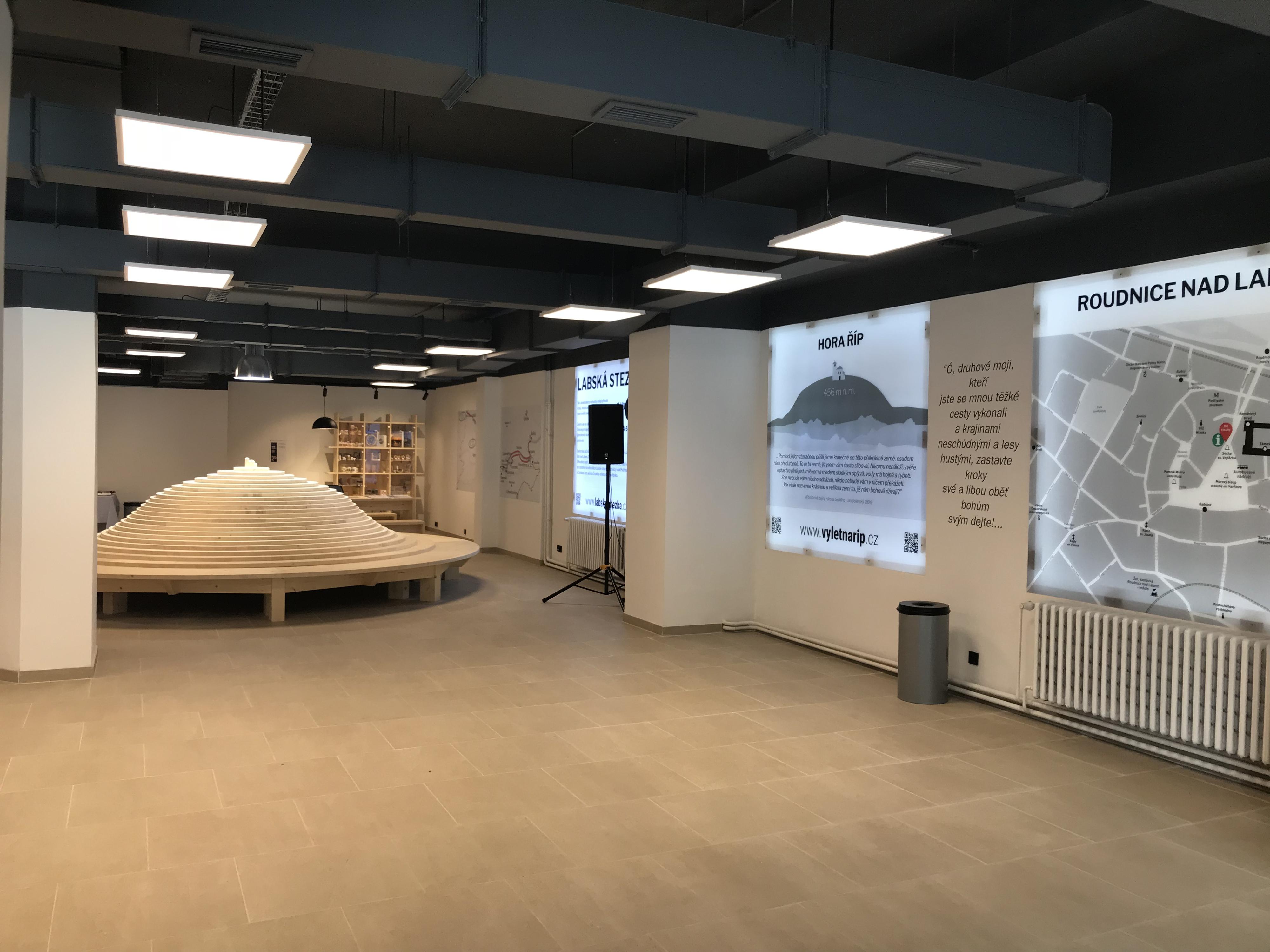 Informační a dopravní centrum Podřipska foto 2