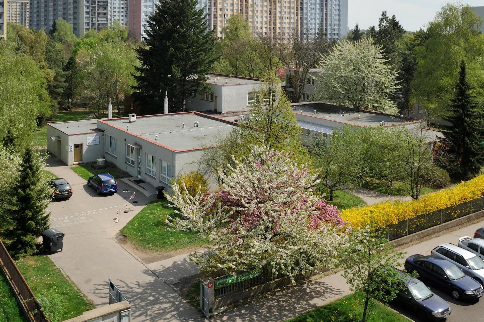 Heřmánek Praha, ZŠ a gymnázium