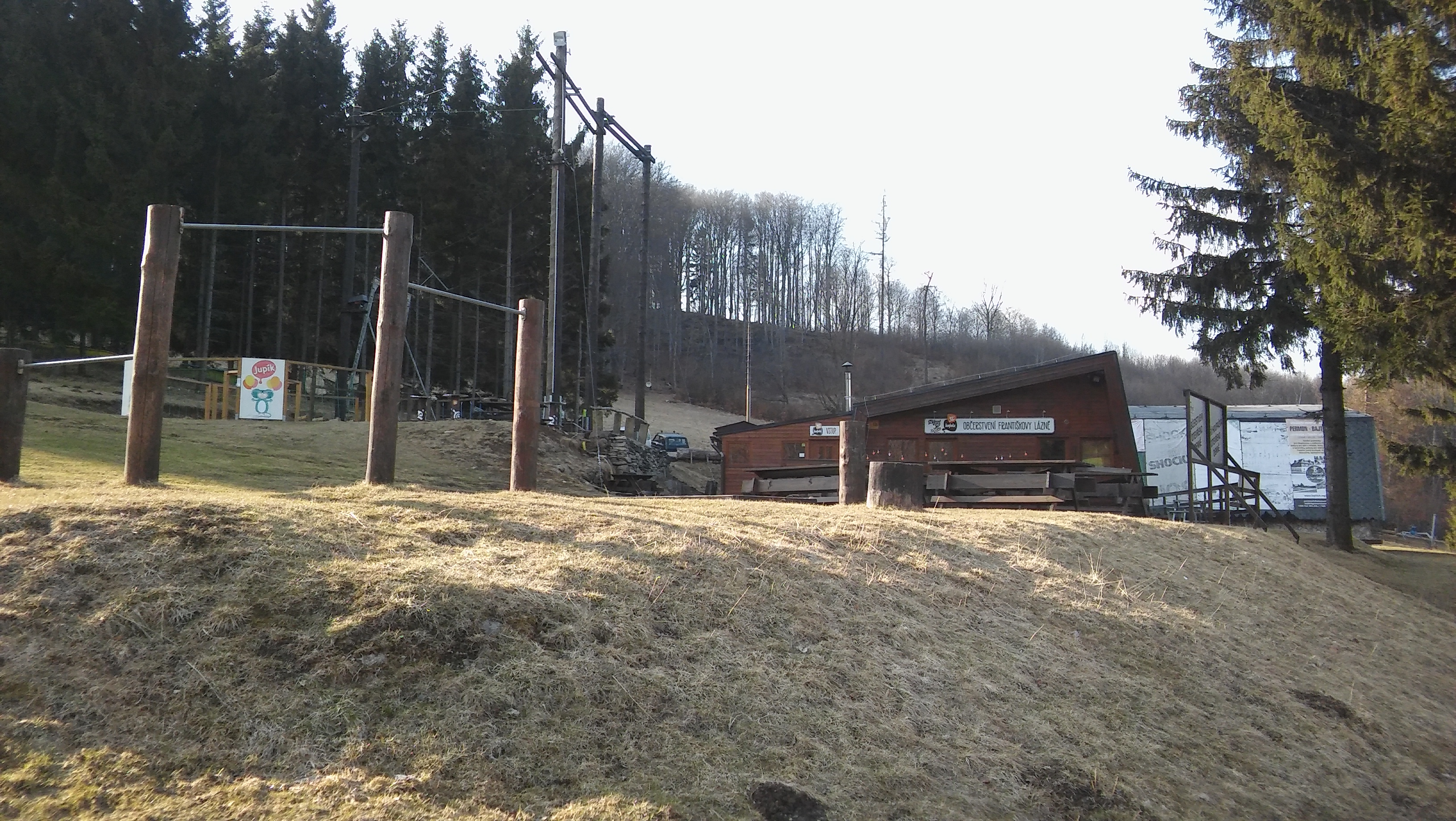 Bar na dolní stanici foto 2