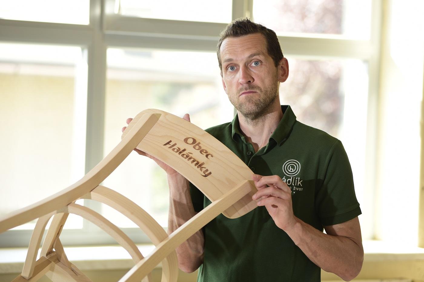 SÁDLÍK ohýbaný nábytek, s.r.o.