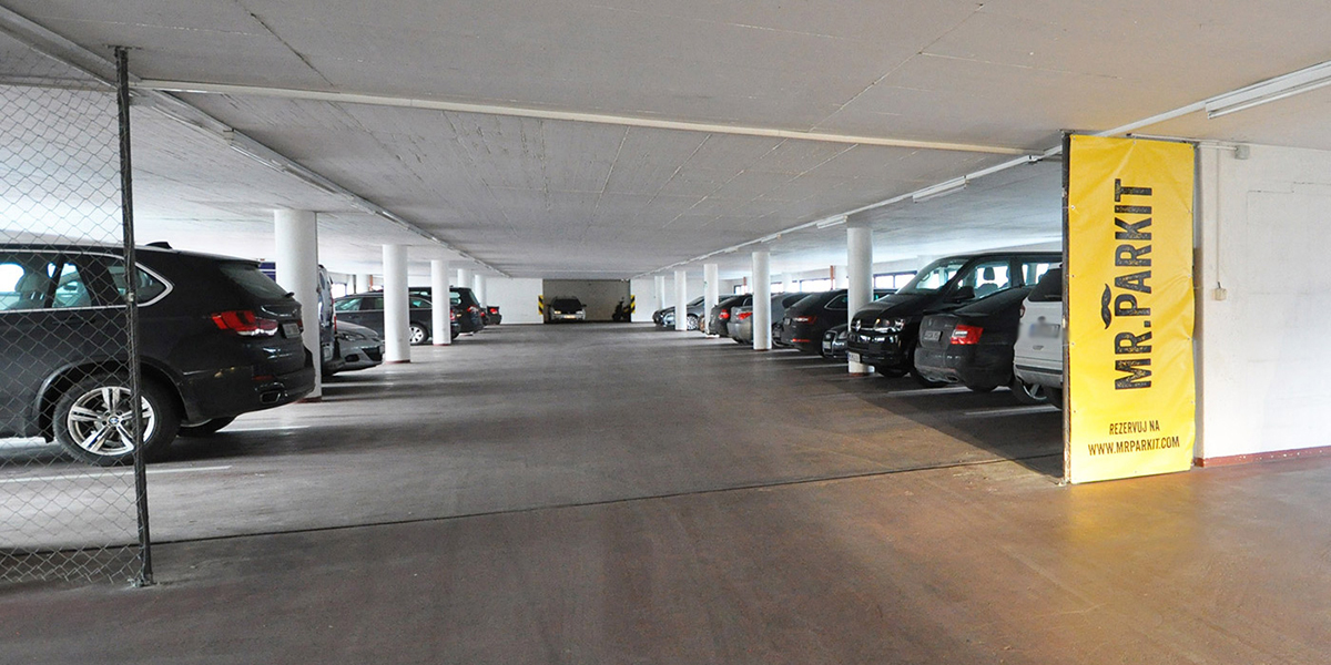 MR.PARKIT - Parking Pešlova 363/5 foto 2