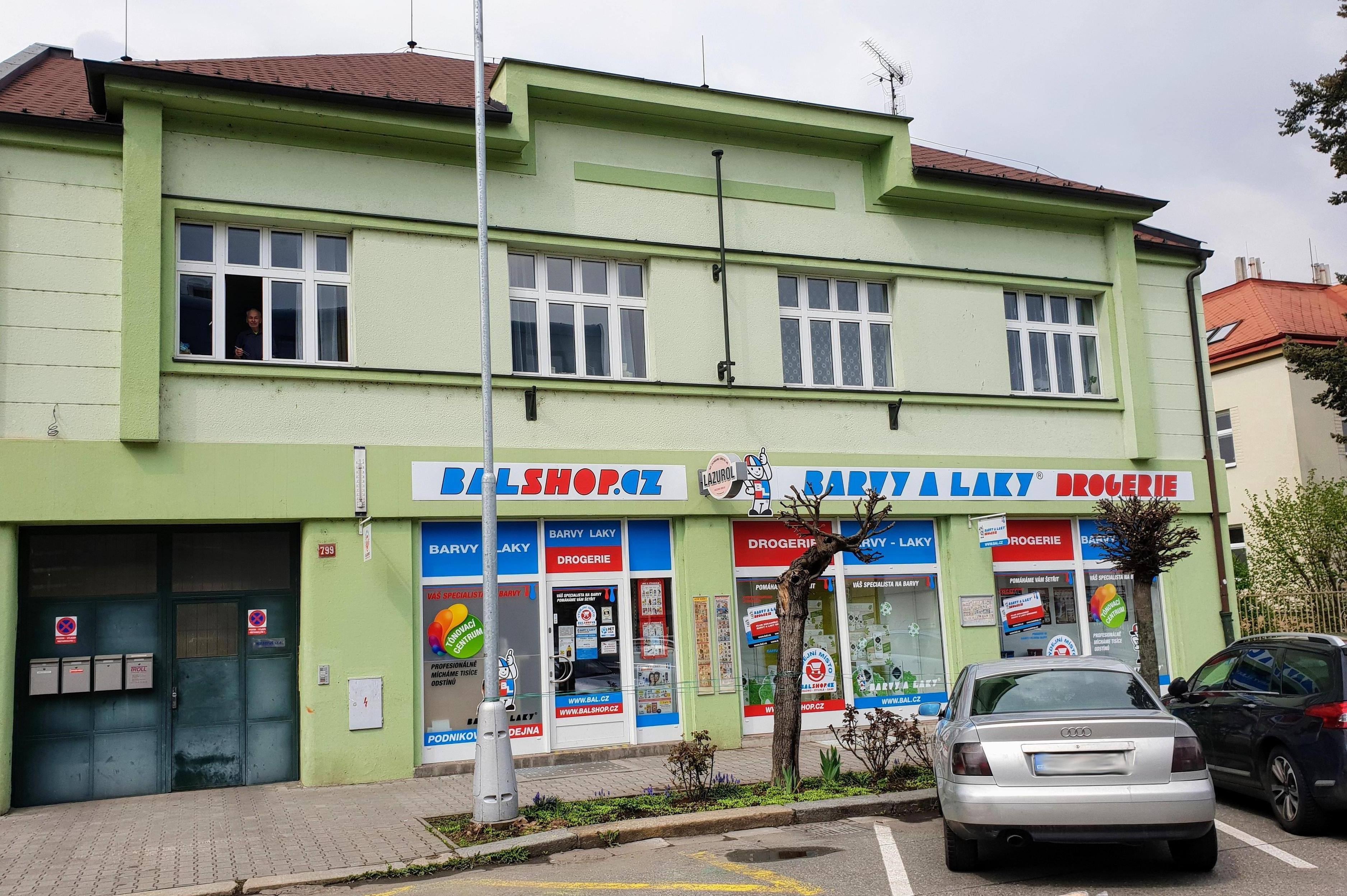 BARVY A LAKY DROGERIE