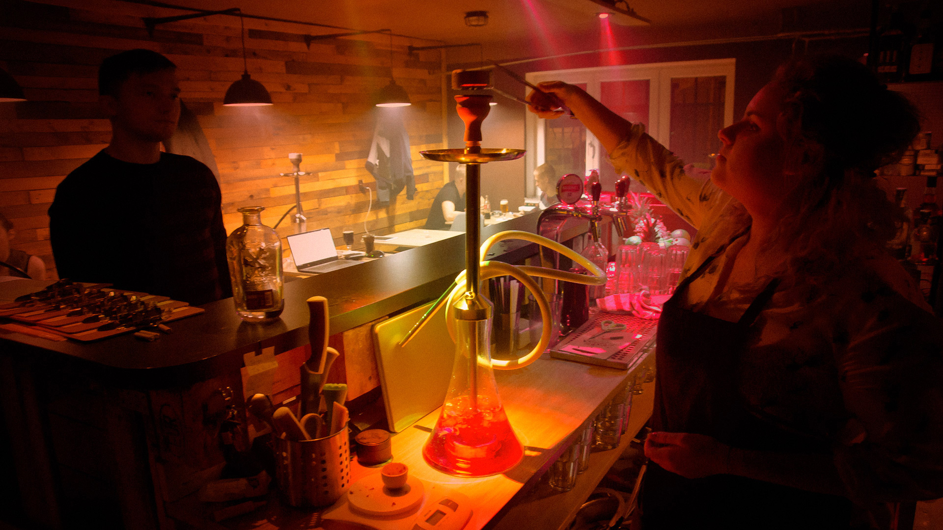 Ypsilon bar foto 3