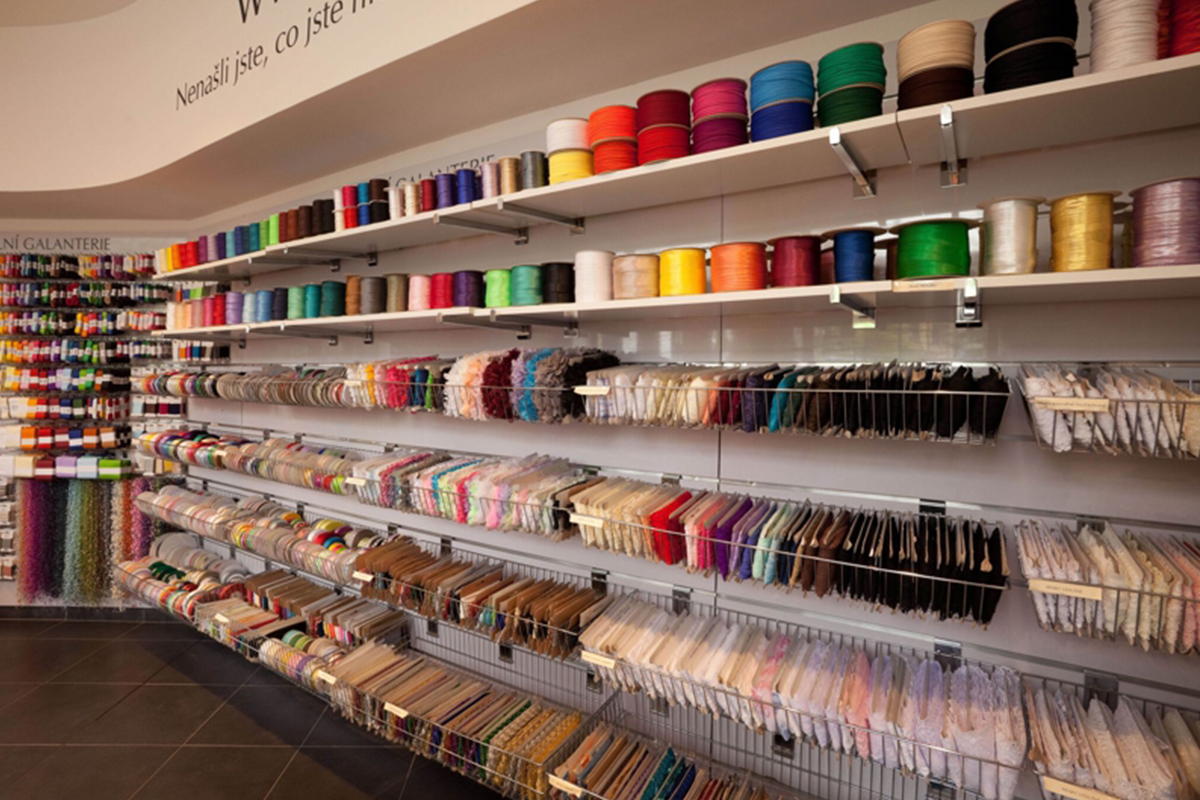 STOKLASA galanterie a látky foto 3